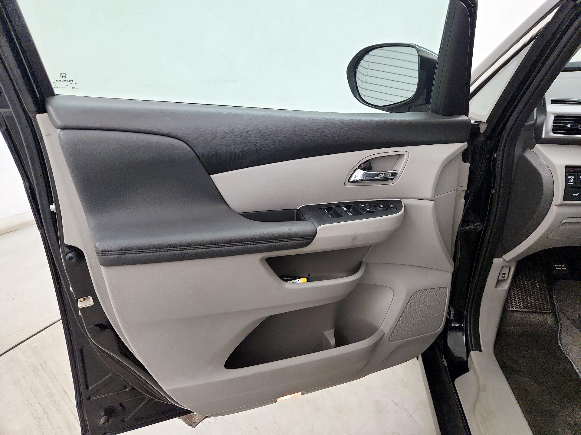Thumbnail: 2016 Honda Odyssey - 12