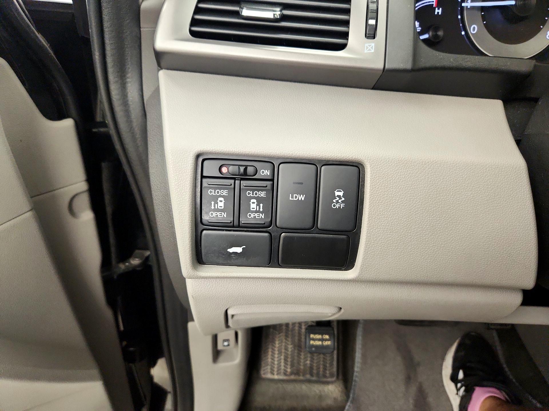 Thumbnail: 2016 Honda Odyssey - 13