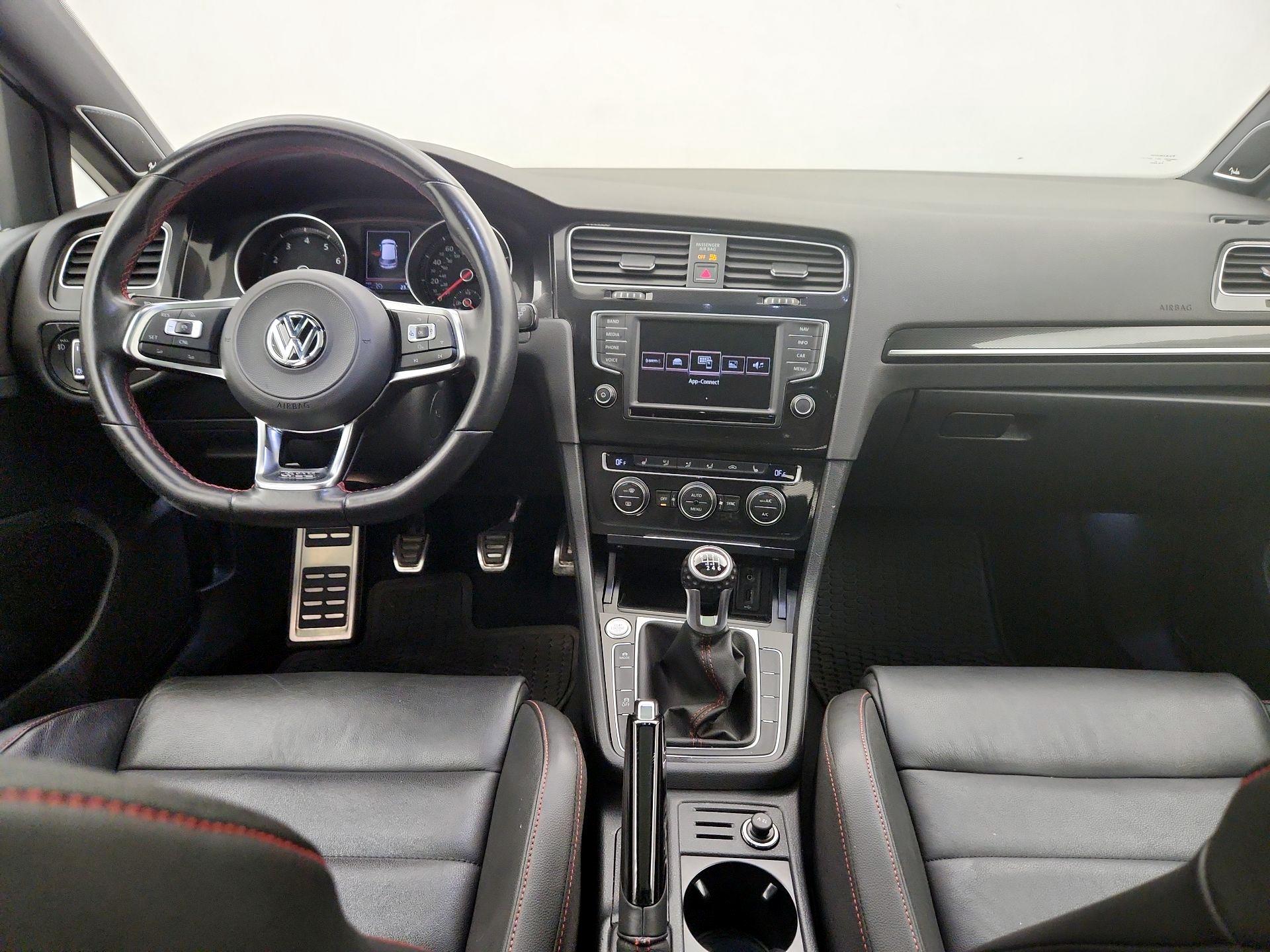 Thumbnail: 2017 Volkswagen Golf - 9