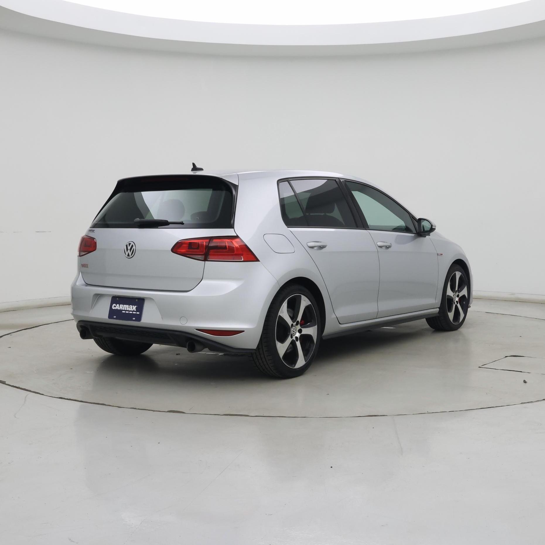 Thumbnail: 2017 Volkswagen Golf - 8