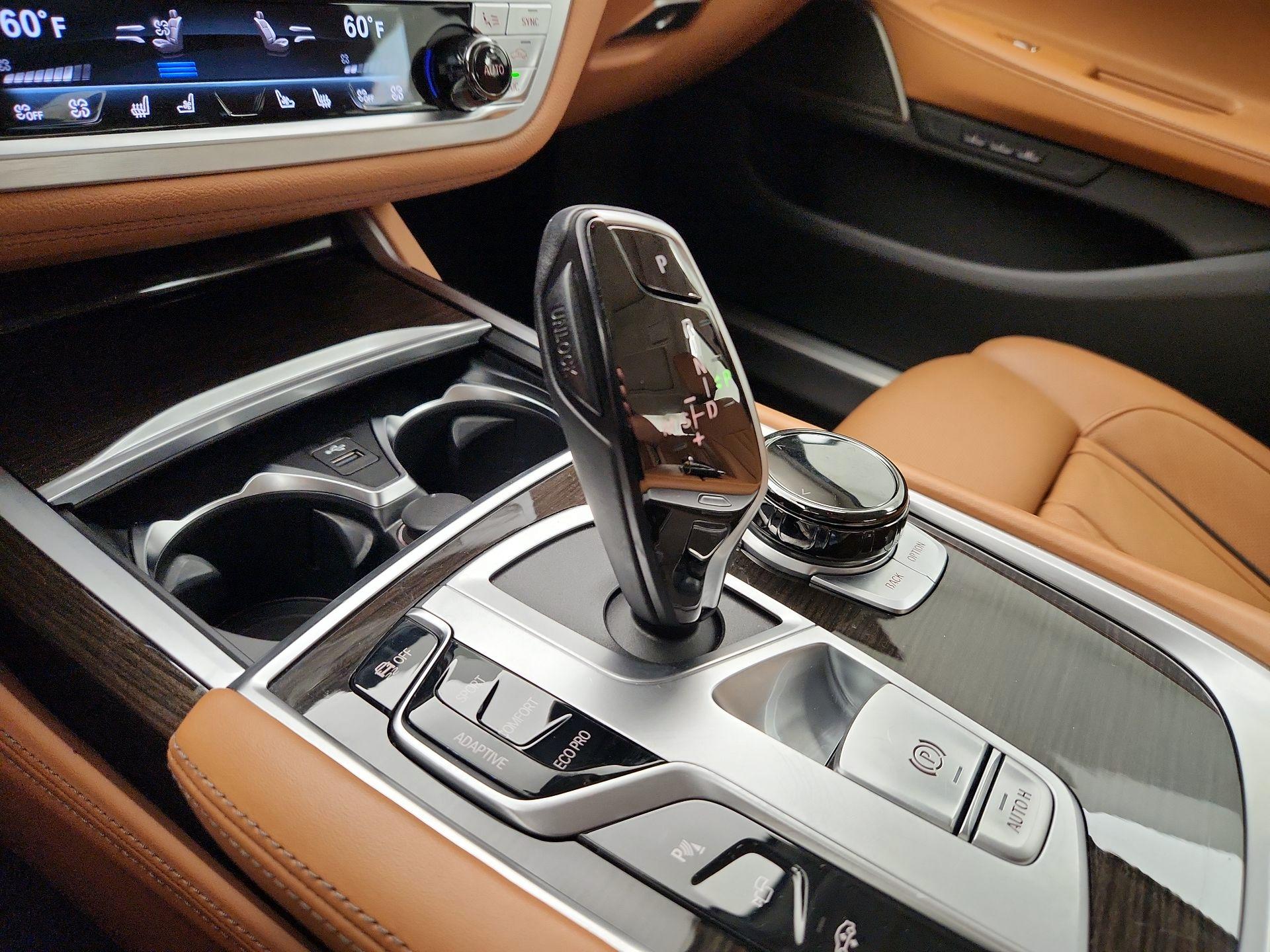 Thumbnail: 2021 BMW 7 Series - 18