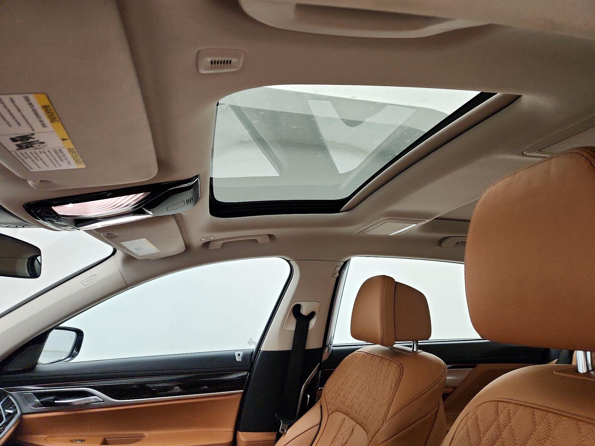 Thumbnail: 2021 BMW 7 Series - 20