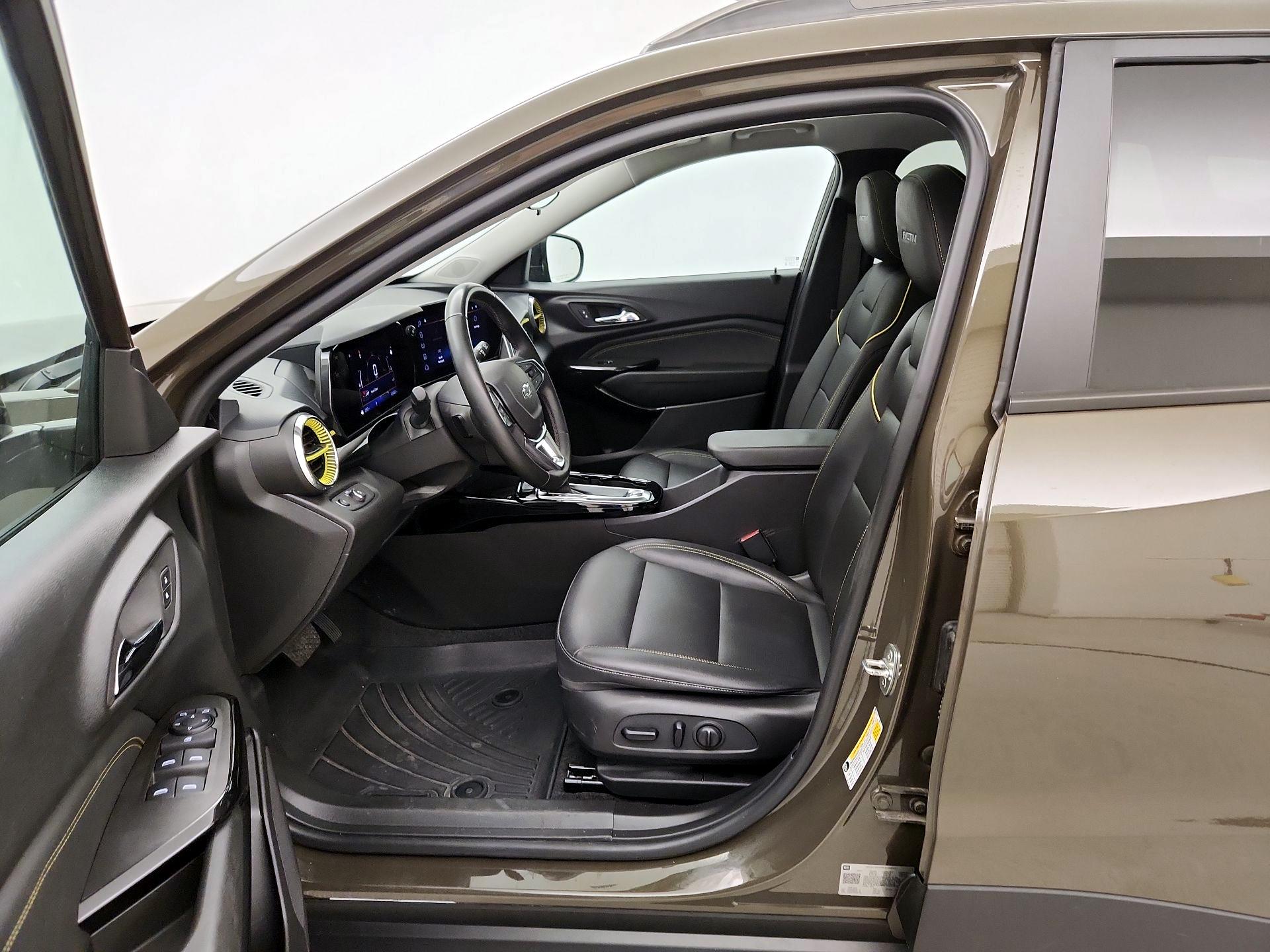 Thumbnail: 2024 Chevrolet Trax - 11