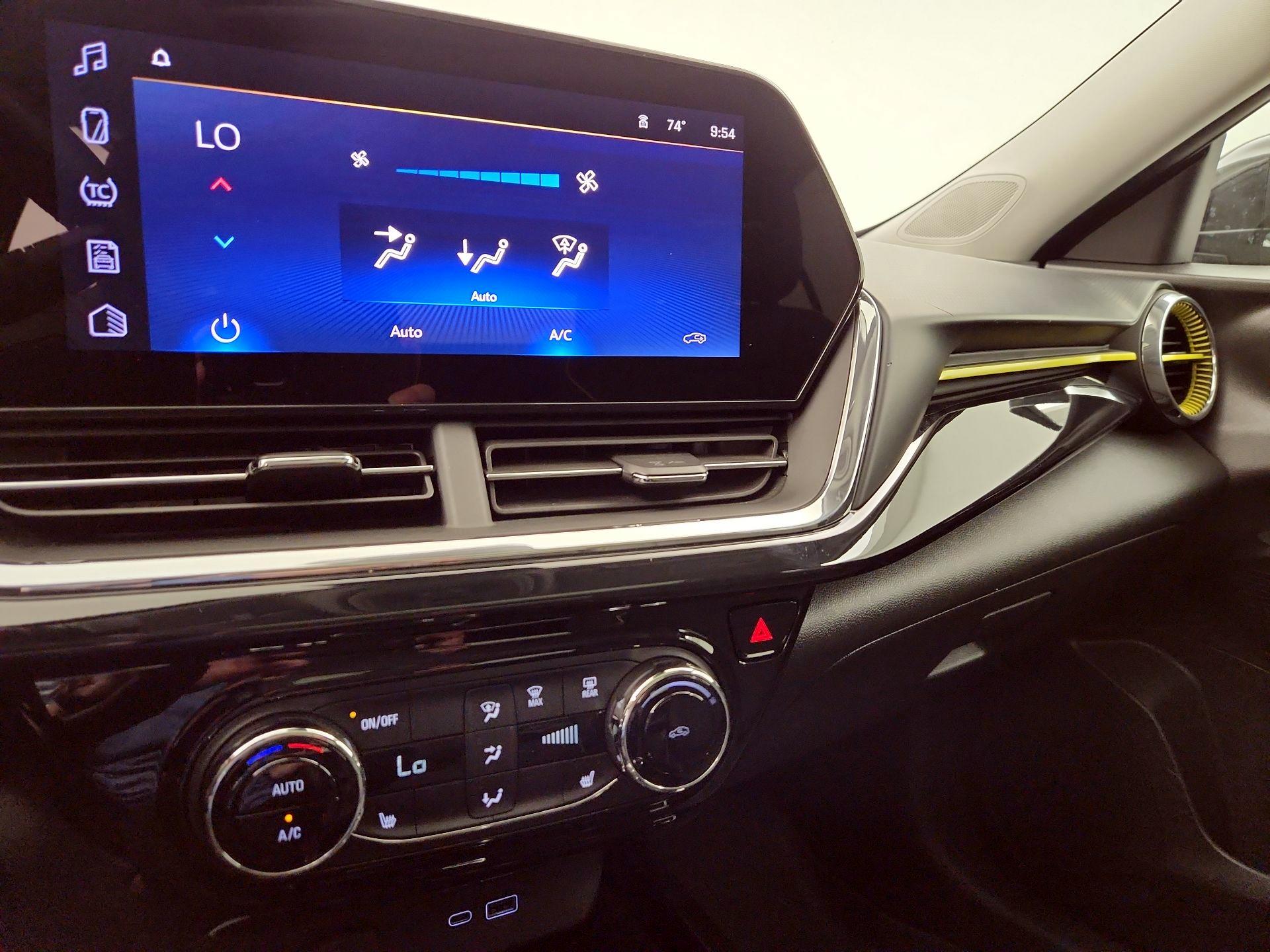 Thumbnail: 2024 Chevrolet Trax - 15