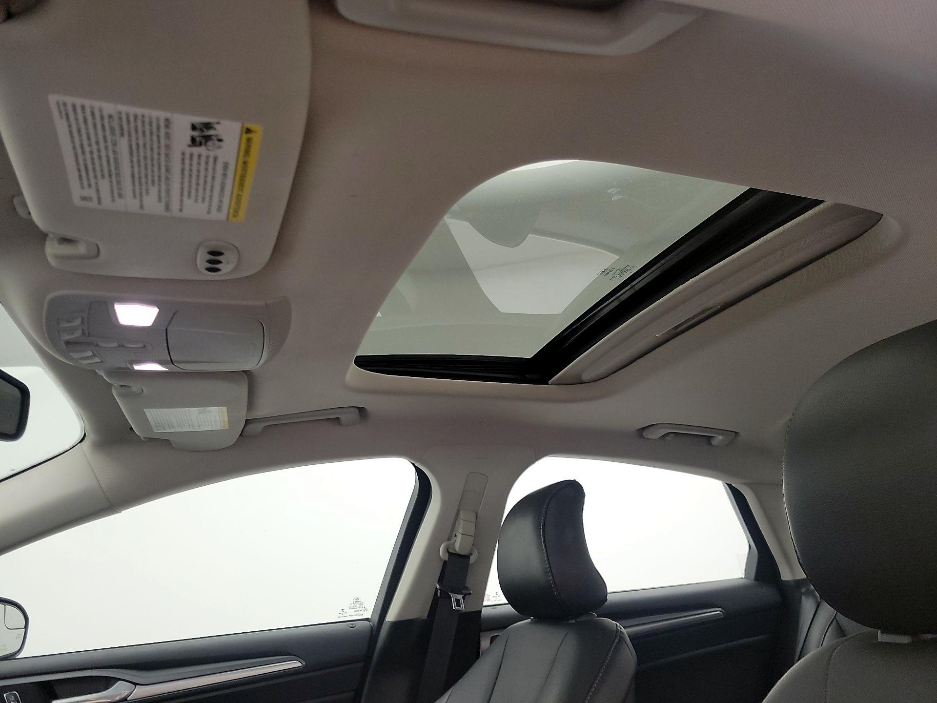 Thumbnail: 2016 Ford Fusion - 19