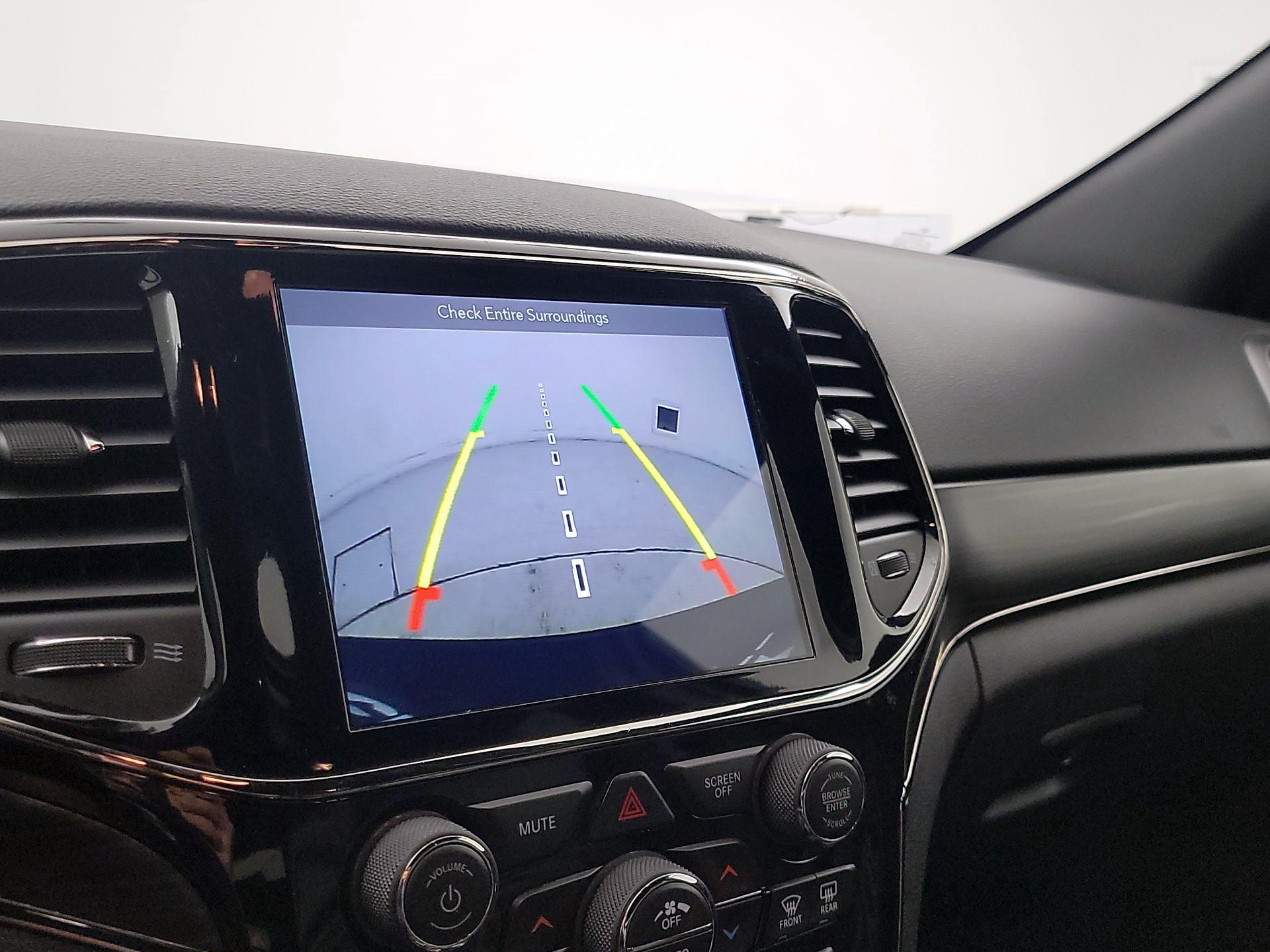 Thumbnail: 2019 Jeep Grand Cherokee - 15