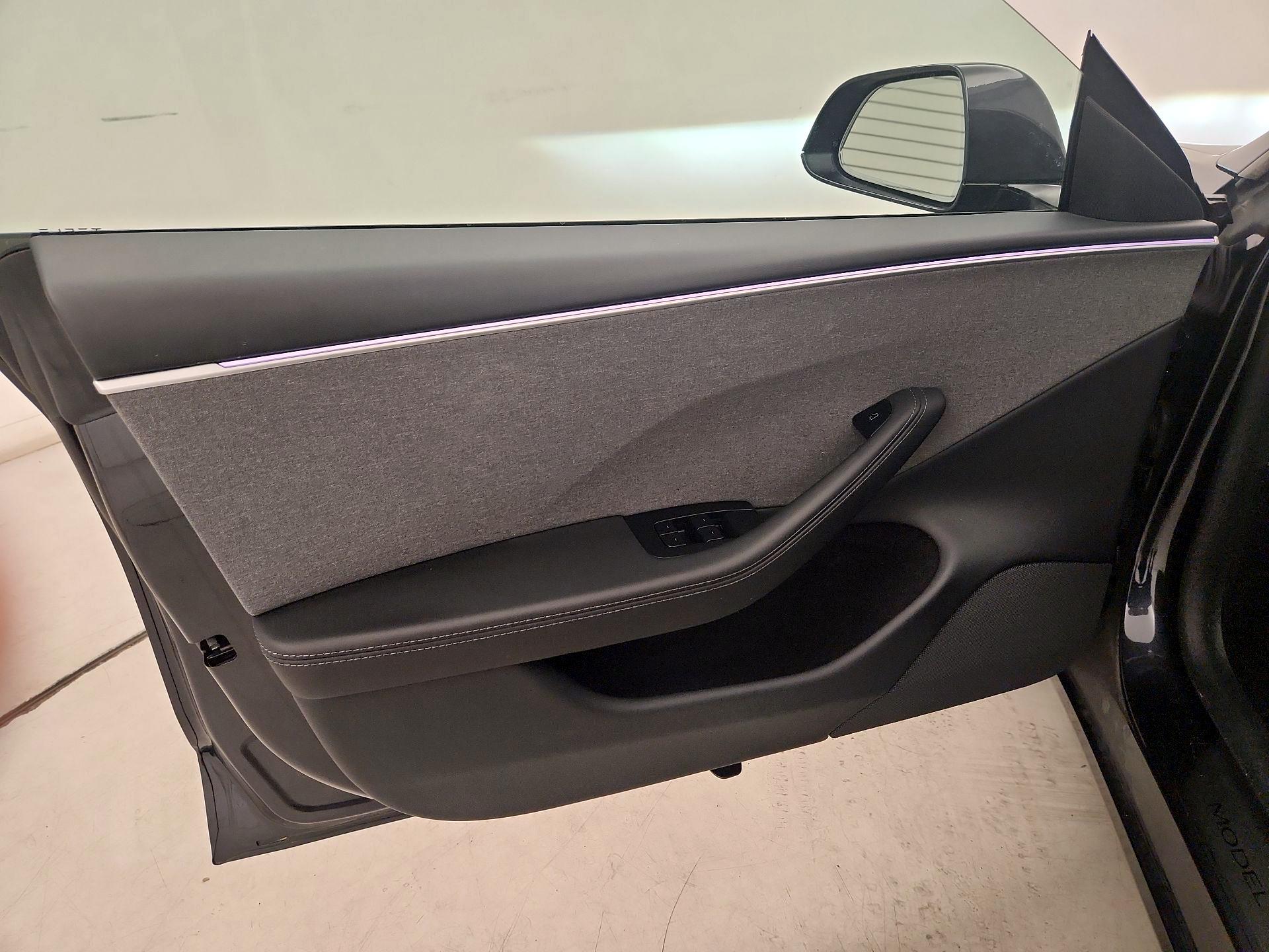 Thumbnail: 2025 Tesla Model 3 - 12