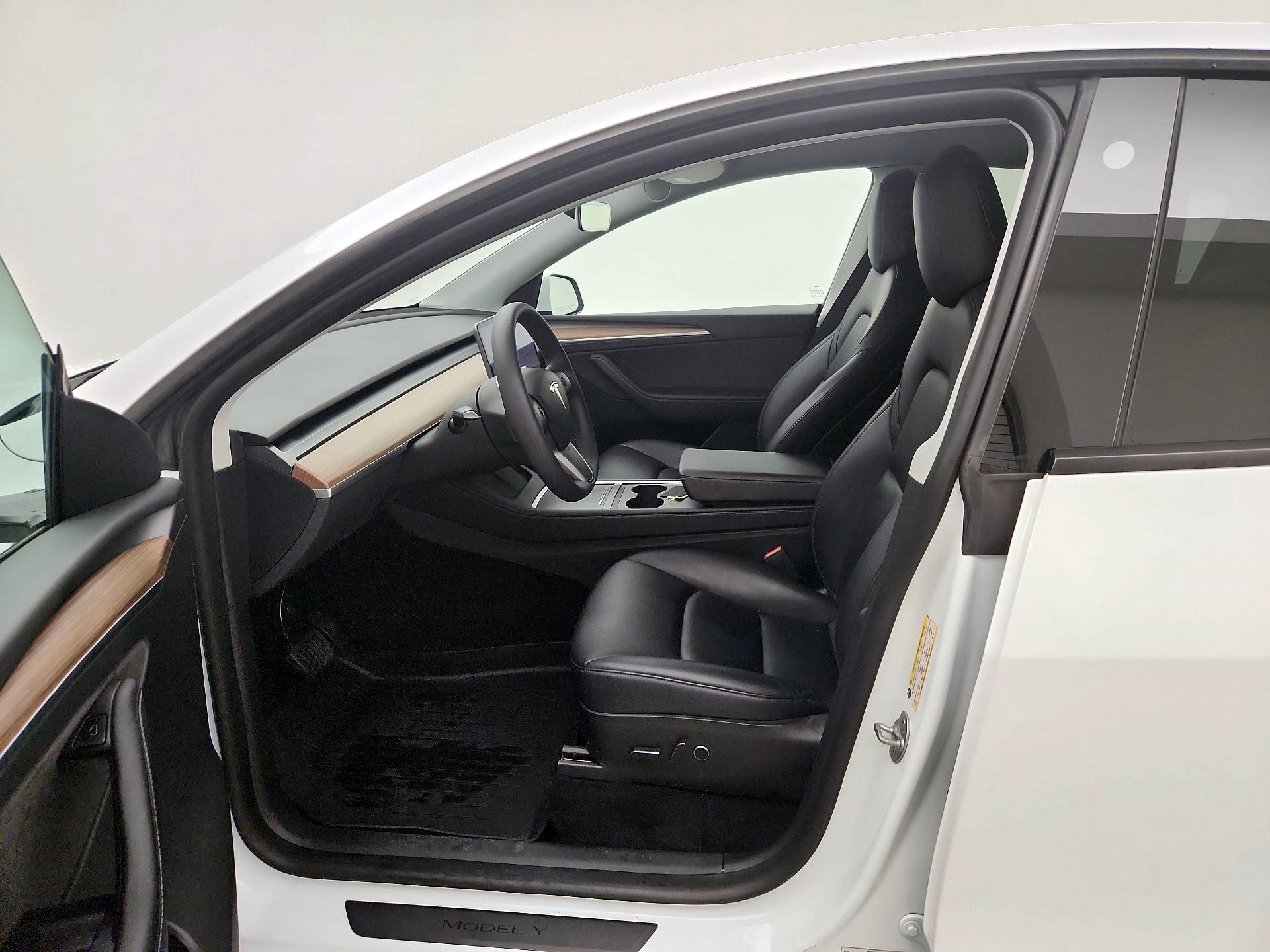 Thumbnail: 2023 Tesla Model Y - 11