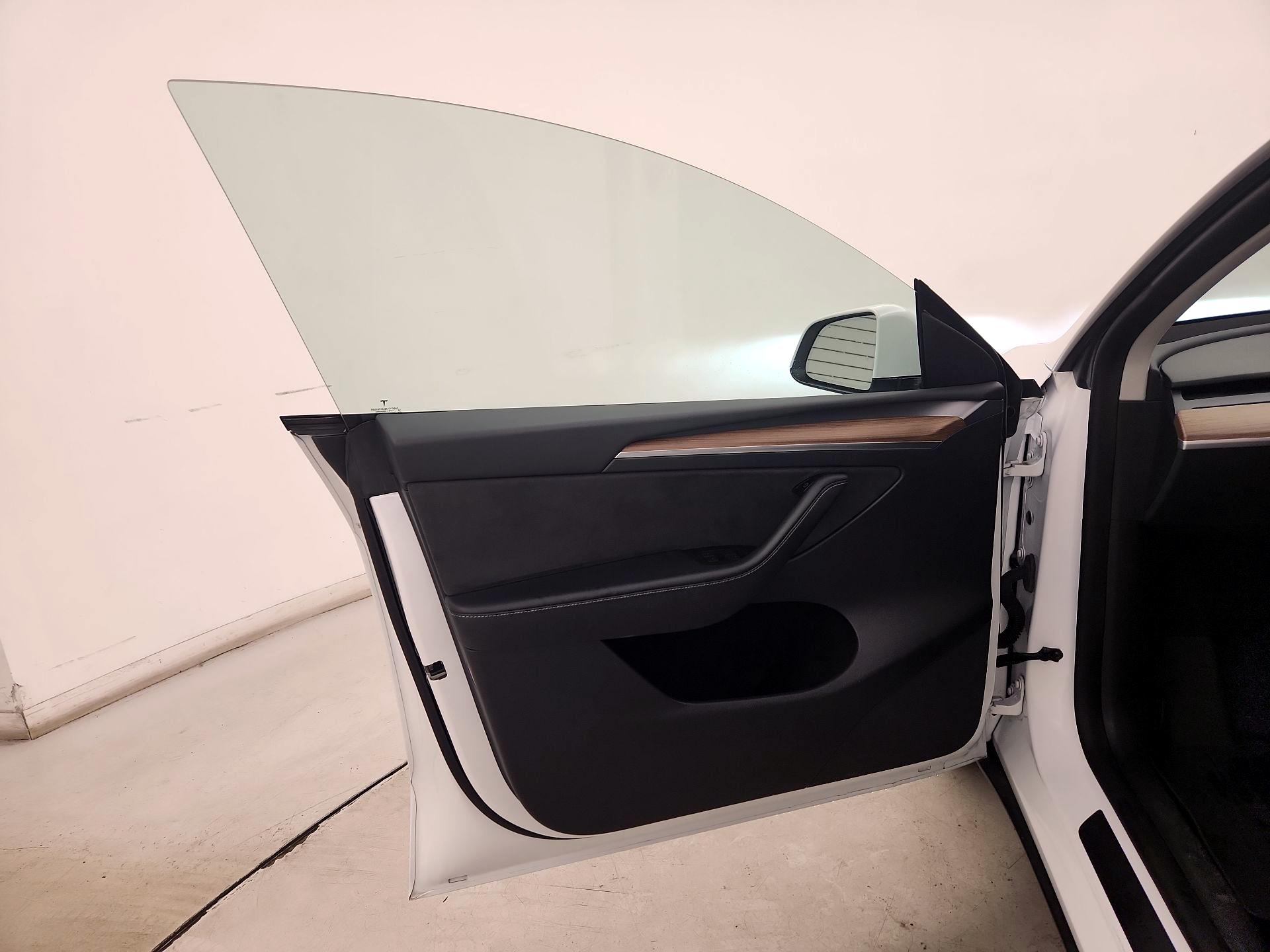 Thumbnail: 2023 Tesla Model Y - 12
