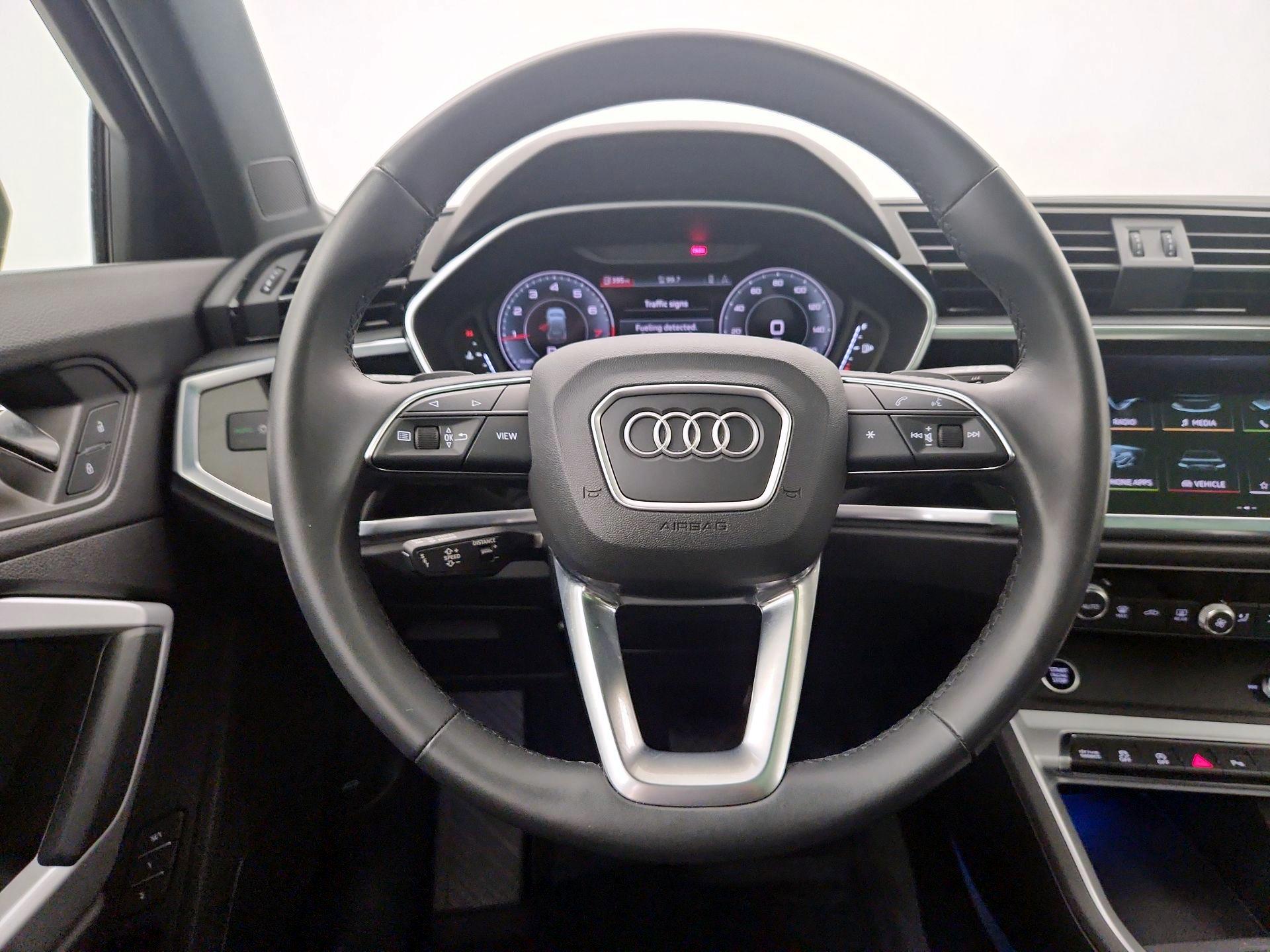 Thumbnail: 2022 Audi Q3 - 10