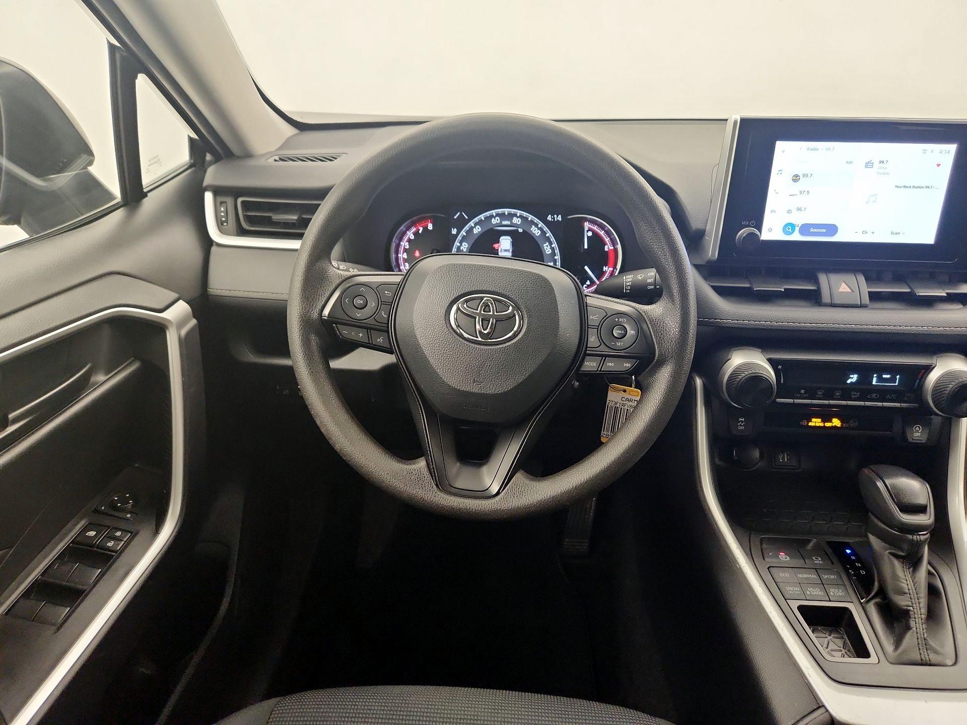 Thumbnail: 2024 Toyota RAV4 - 10