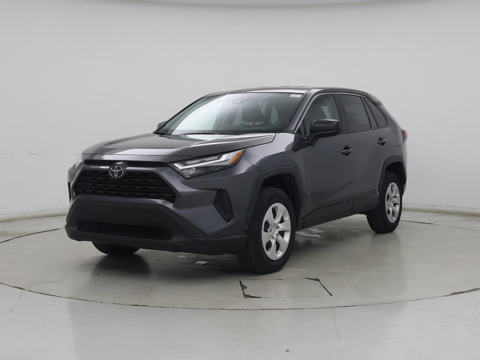 2024 Toyota RAV4 LE - Photo 5