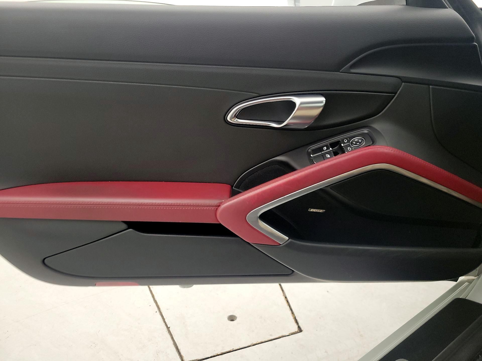 Thumbnail: 2018 Porsche 718 Cayman - 12