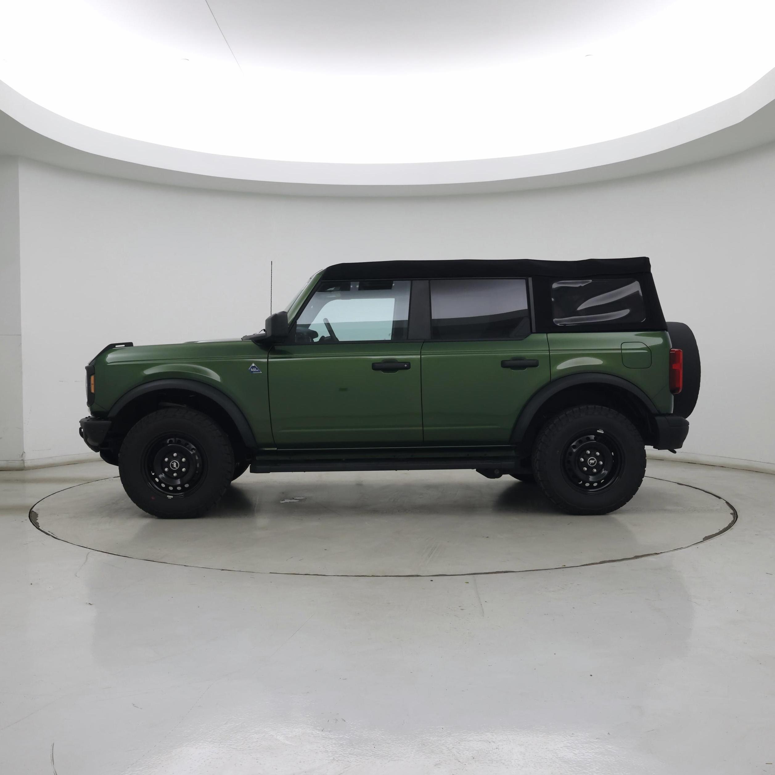 Thumbnail: 2023 Ford Bronco - 3