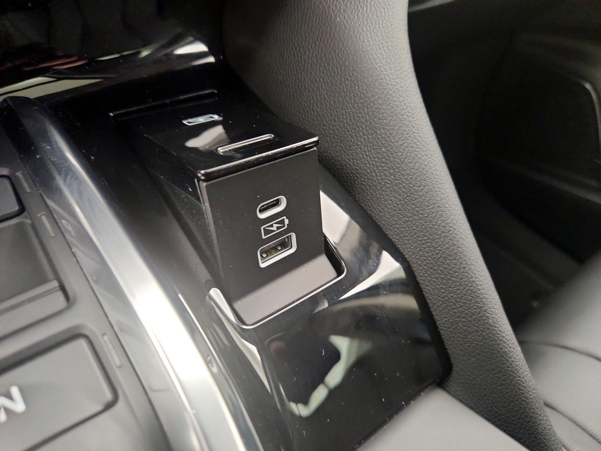 Thumbnail: 2025 Acura MDX - 18