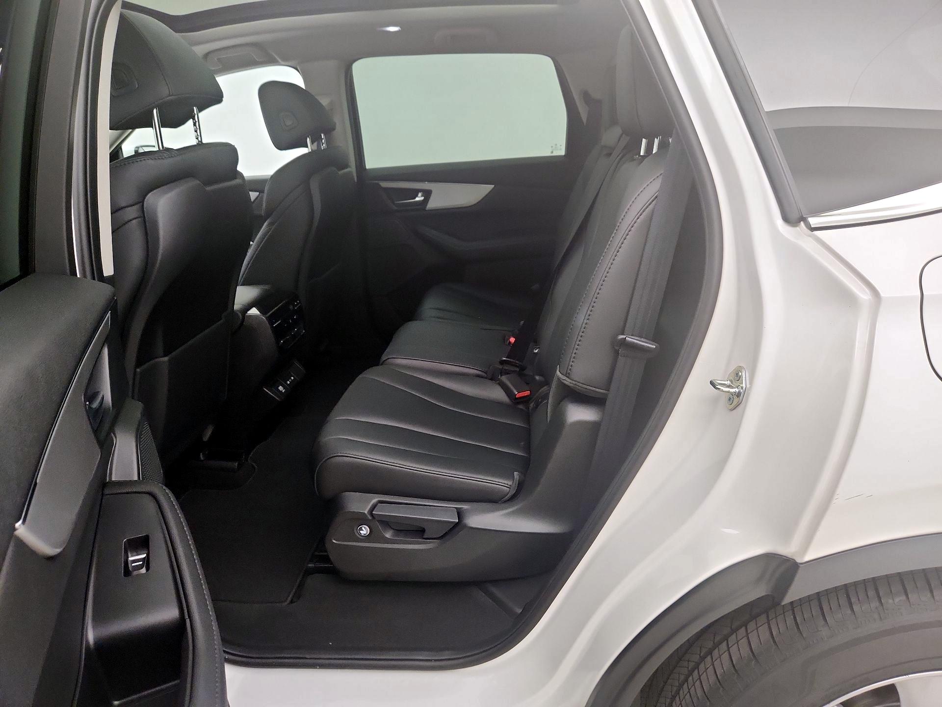 Thumbnail: 2025 Acura MDX - 20