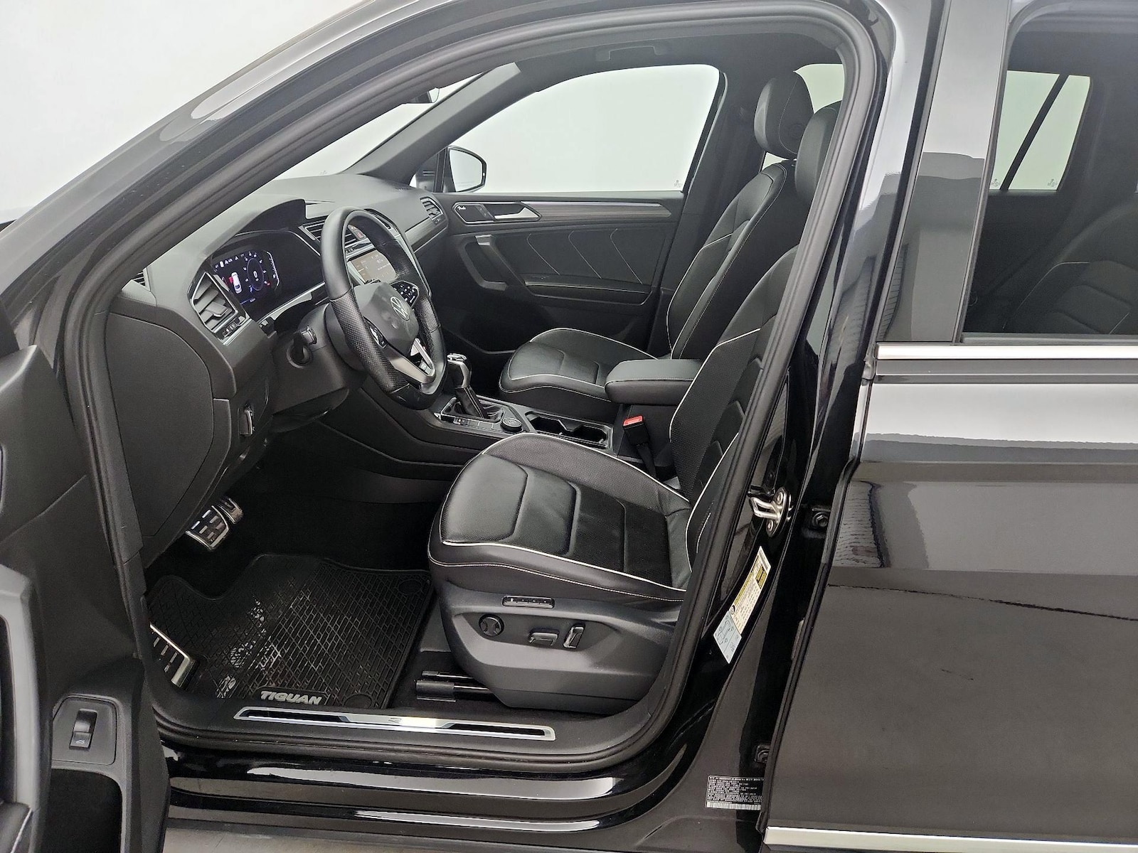 2022 Volkswagen Tiguan SEL R-LINE - Photo 12