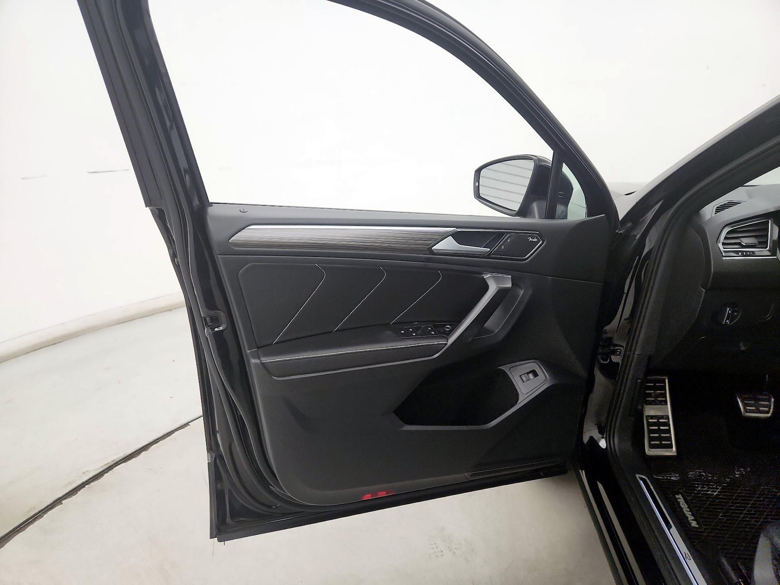 2022 Volkswagen Tiguan SEL R-LINE - Photo 13