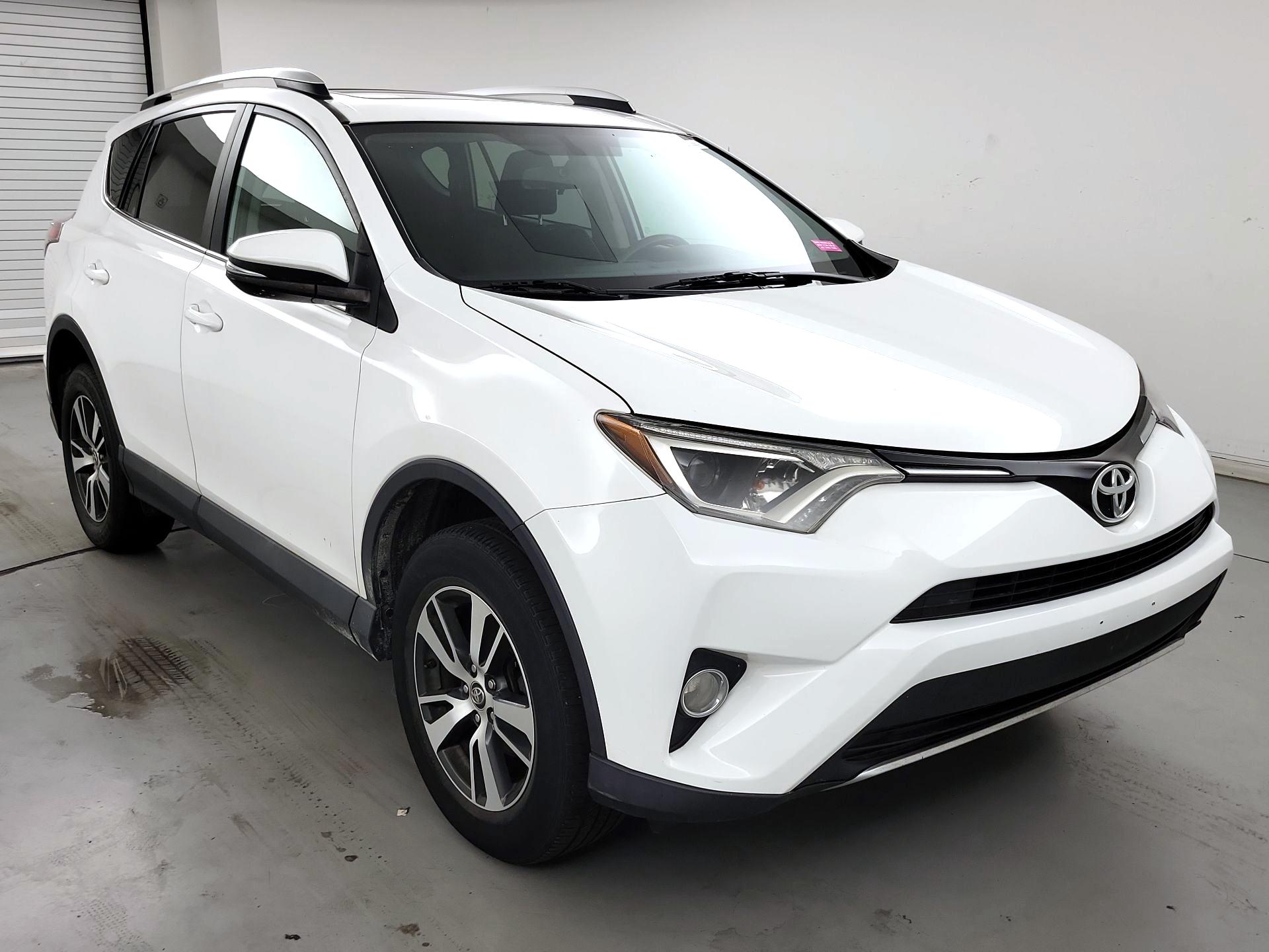 Thumbnail: 2016 Toyota RAV4 - 1