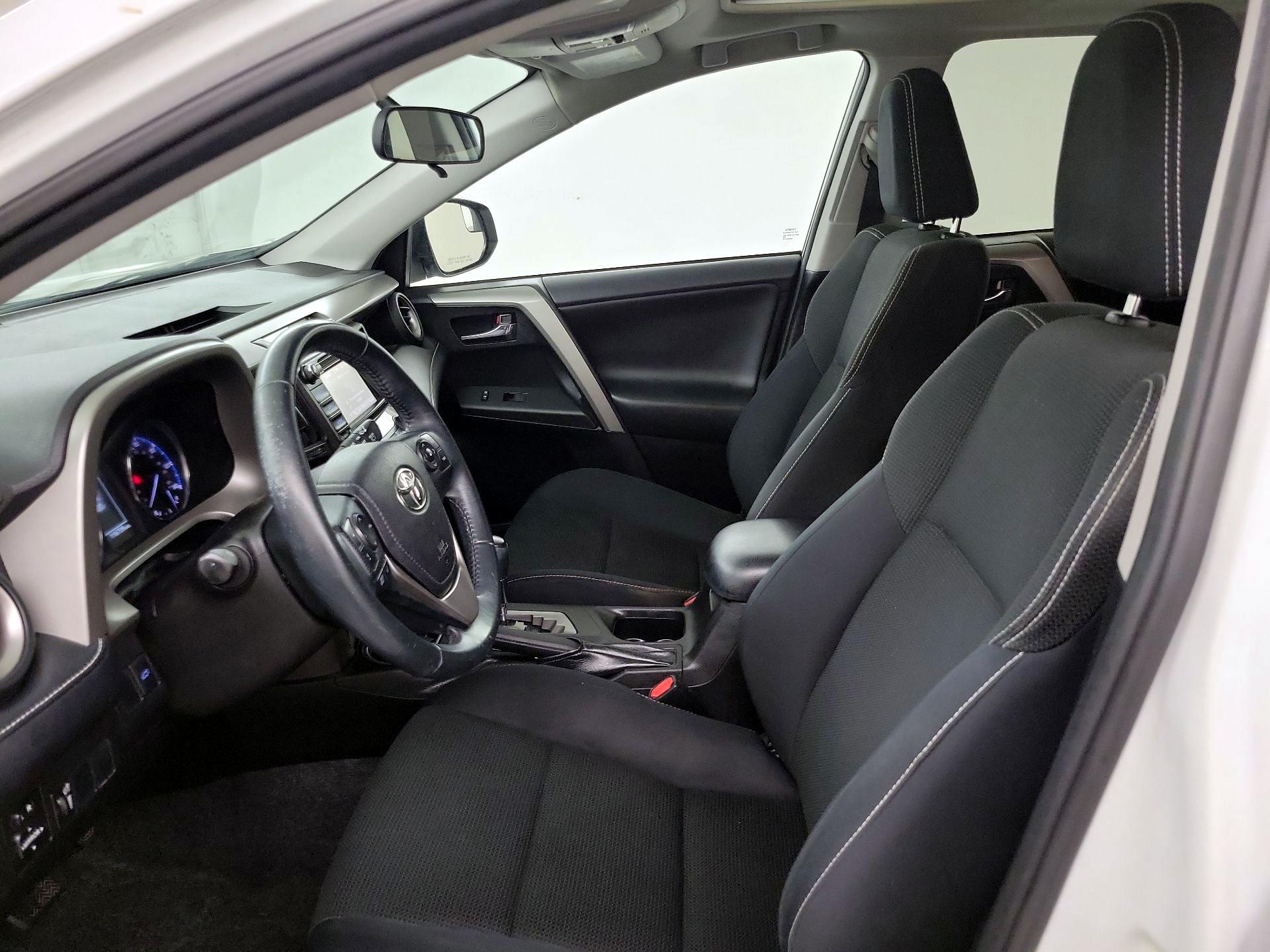 Thumbnail: 2016 Toyota RAV4 - 9