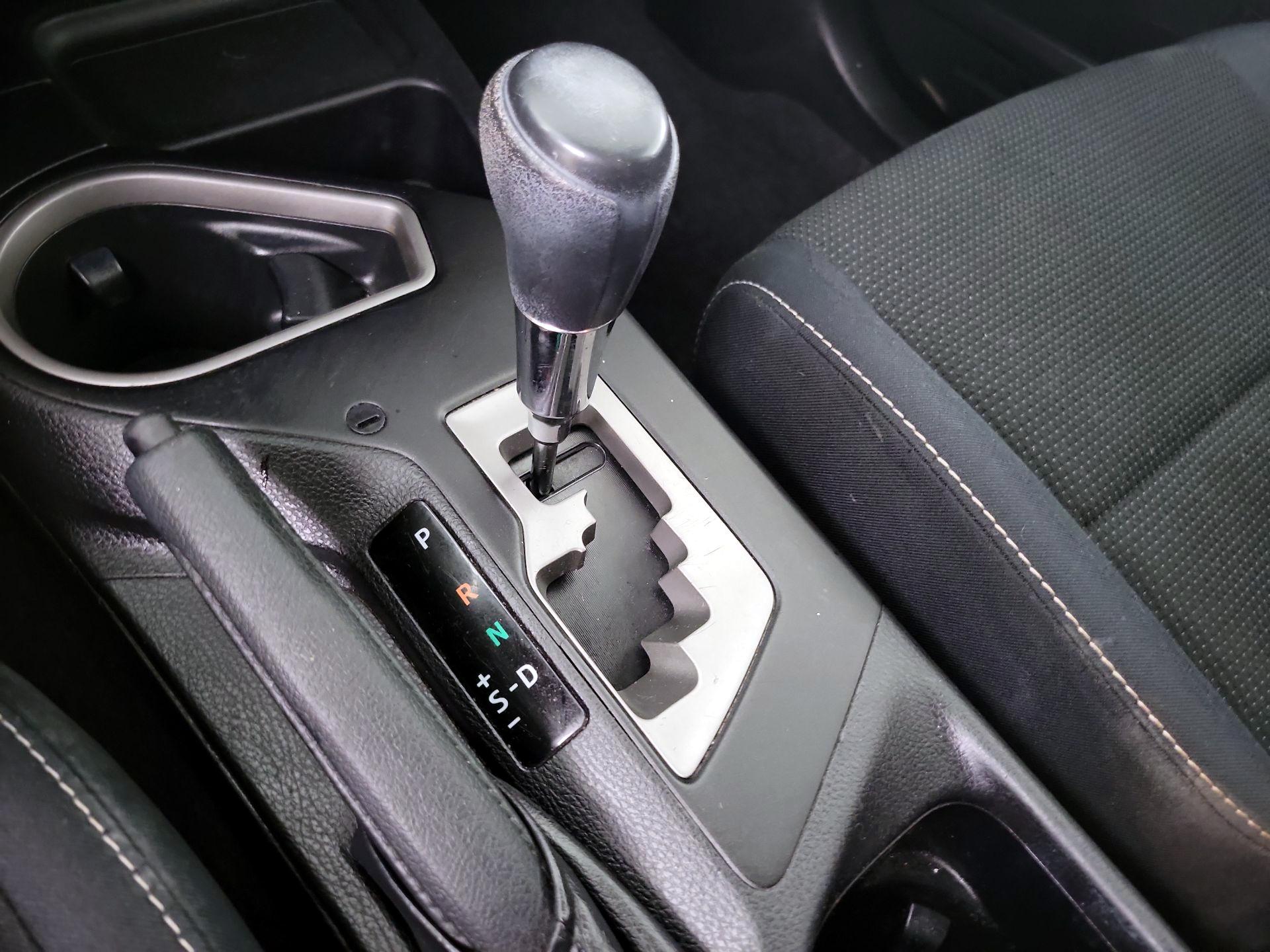 Thumbnail: 2016 Toyota RAV4 - 15