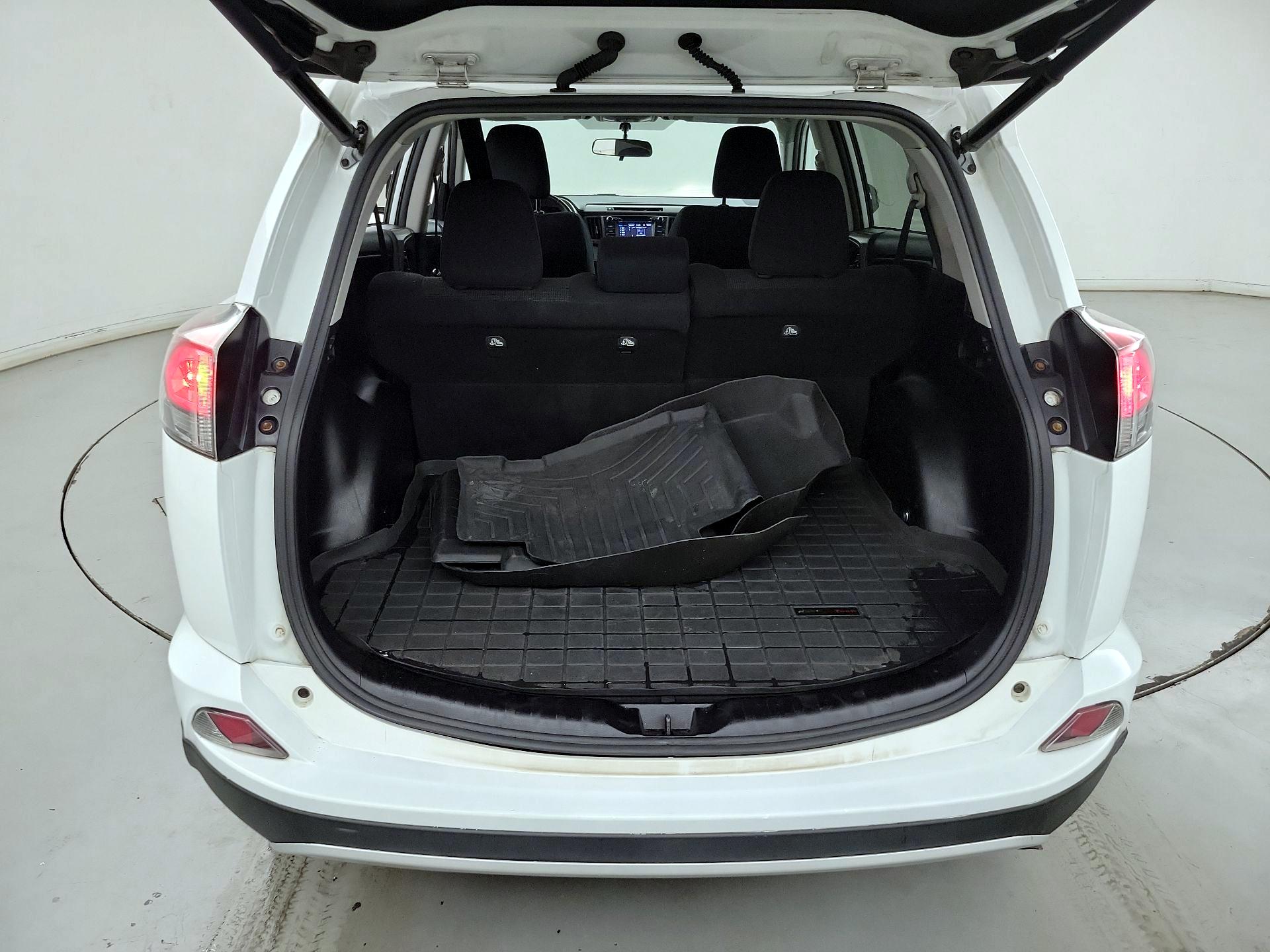 Thumbnail: 2016 Toyota RAV4 - 19