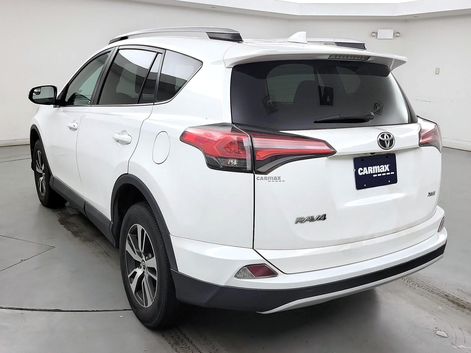 Thumbnail: 2016 Toyota RAV4 - 7