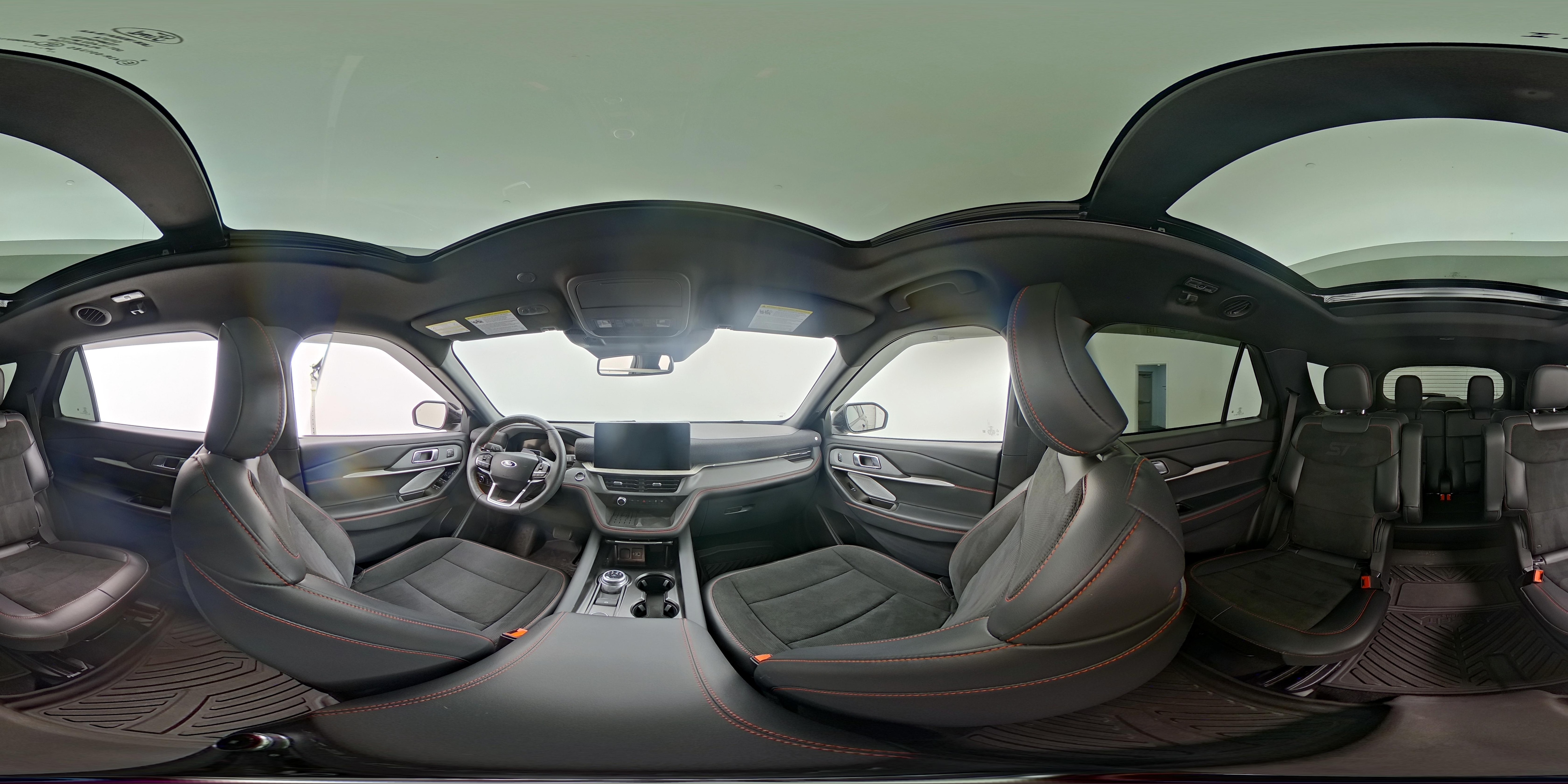 2025 Ford Explorer ST - Photo 24