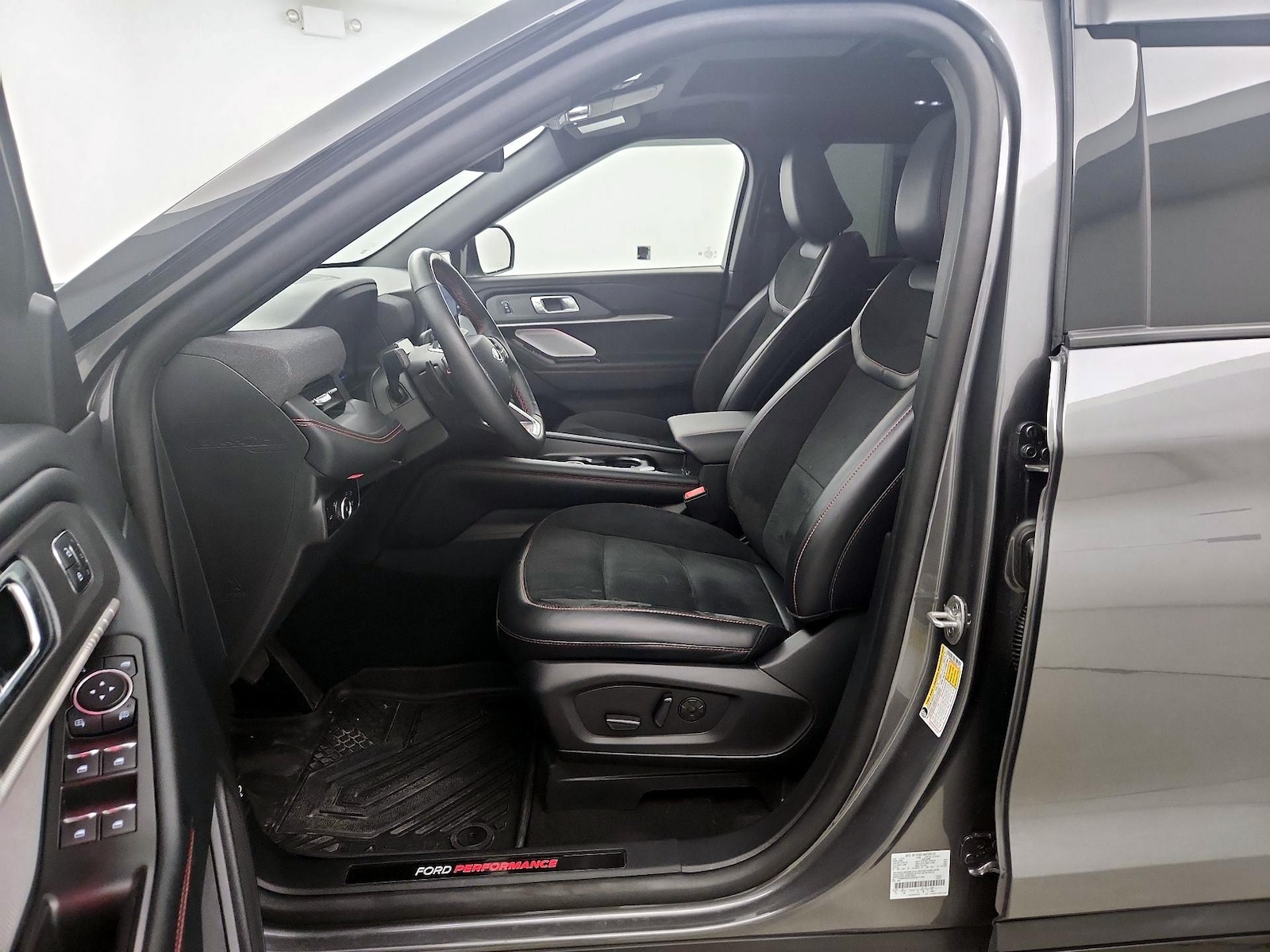2025 Ford Explorer ST - Photo 10