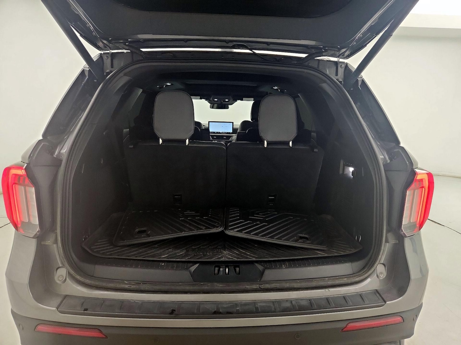 2025 Ford Explorer ST - Photo 20