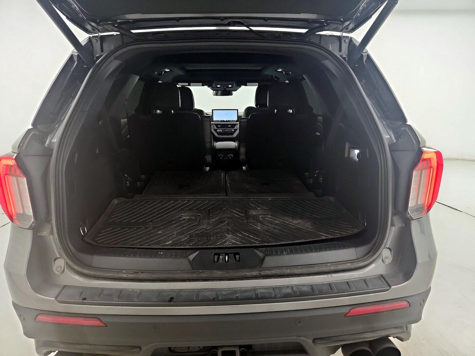 2025 Ford Explorer ST - Photo 21