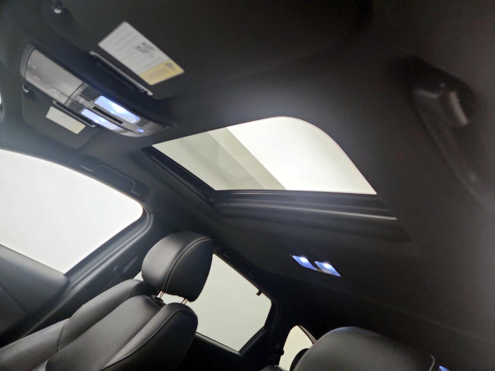 Sunroof(s) & Overhead Airbags