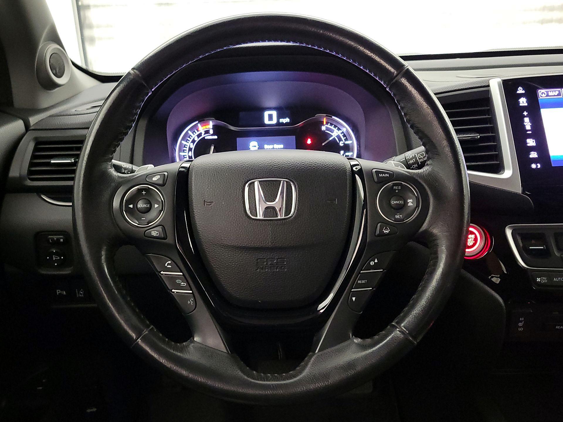 Thumbnail: 2018 Honda Pilot - 10