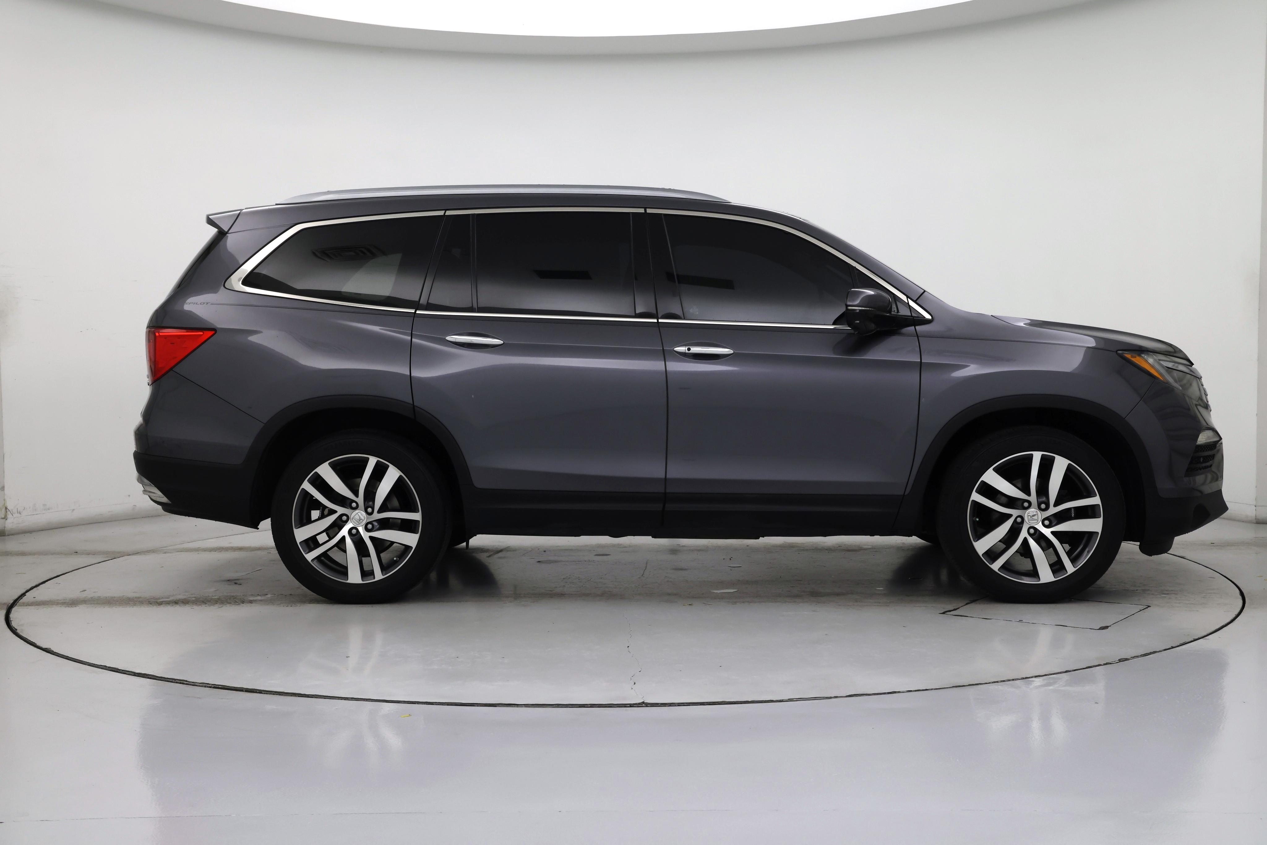 Thumbnail: 2018 Honda Pilot - 7