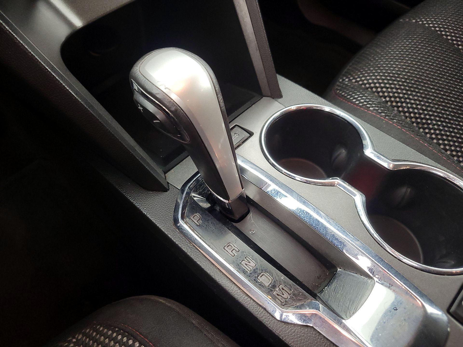 Thumbnail: 2015 GMC Terrain - 16