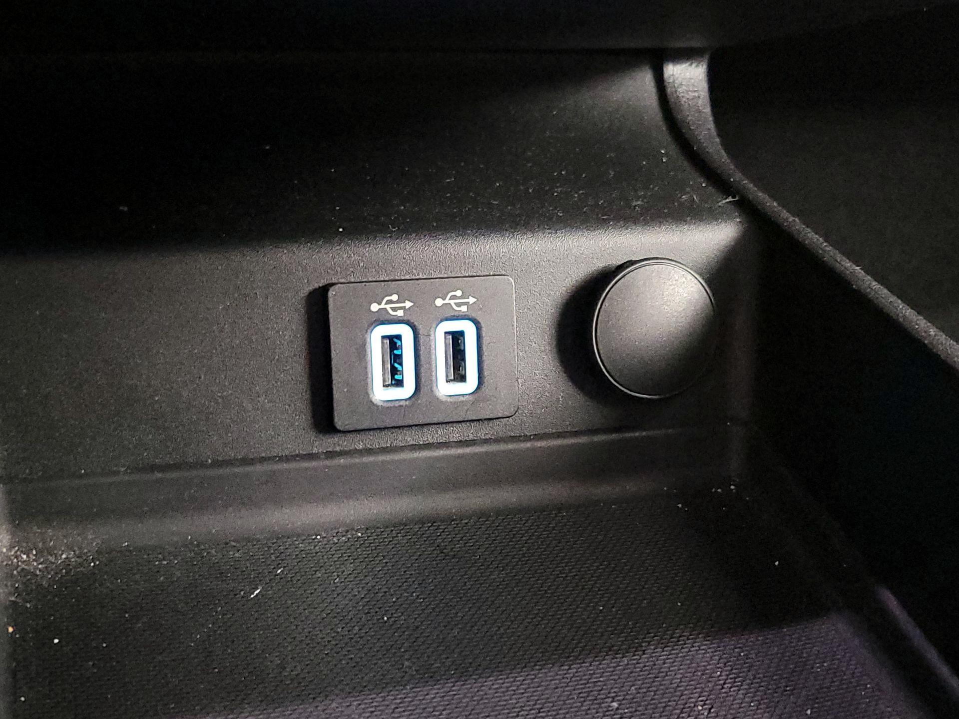 Thumbnail: 2020 Ford Fusion - 19