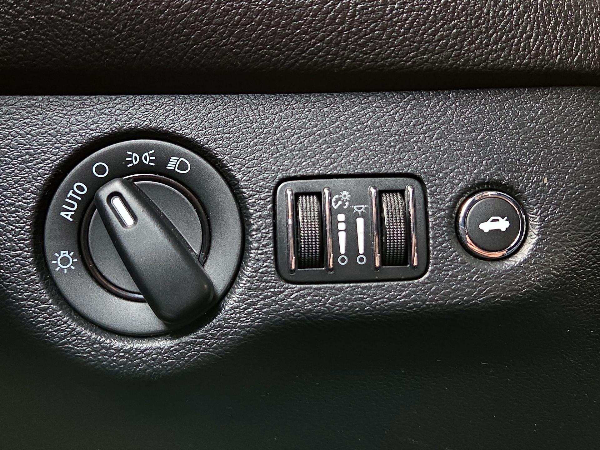 Thumbnail: 2016 Dodge Challenger - 11