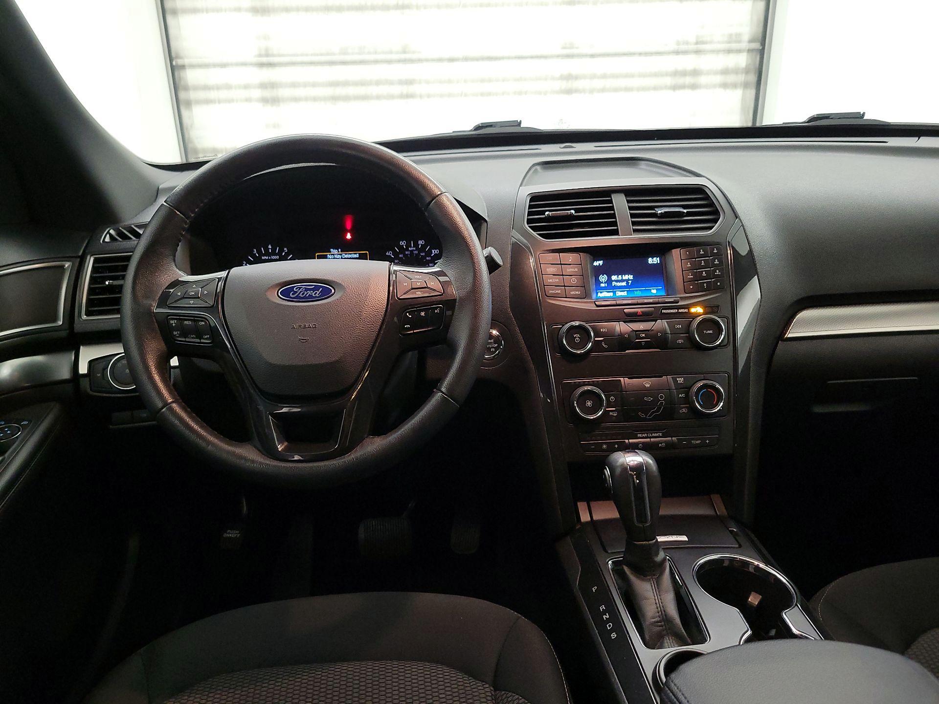 Thumbnail: 2019 Ford Explorer - 9