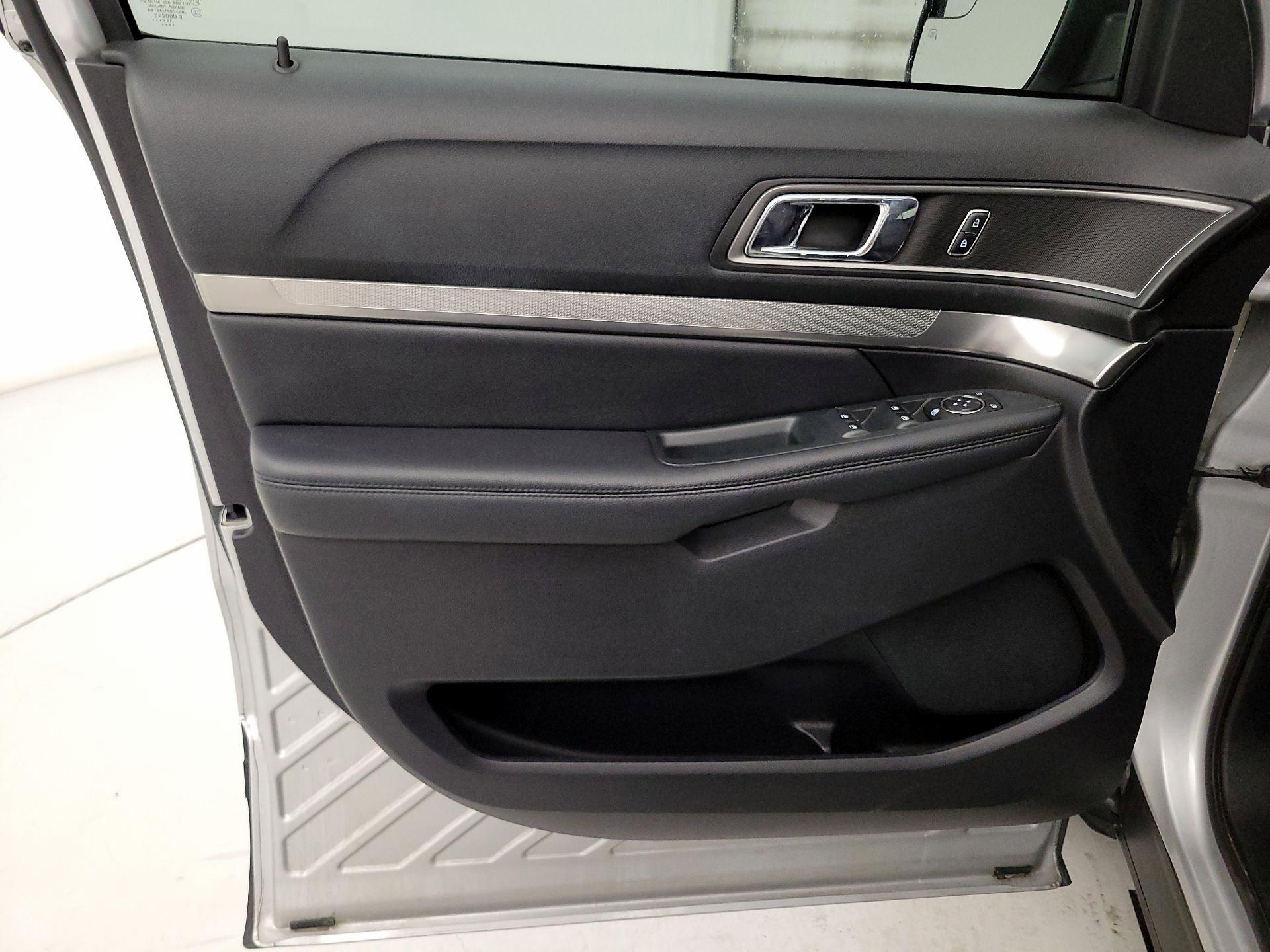 Thumbnail: 2019 Ford Explorer - 12