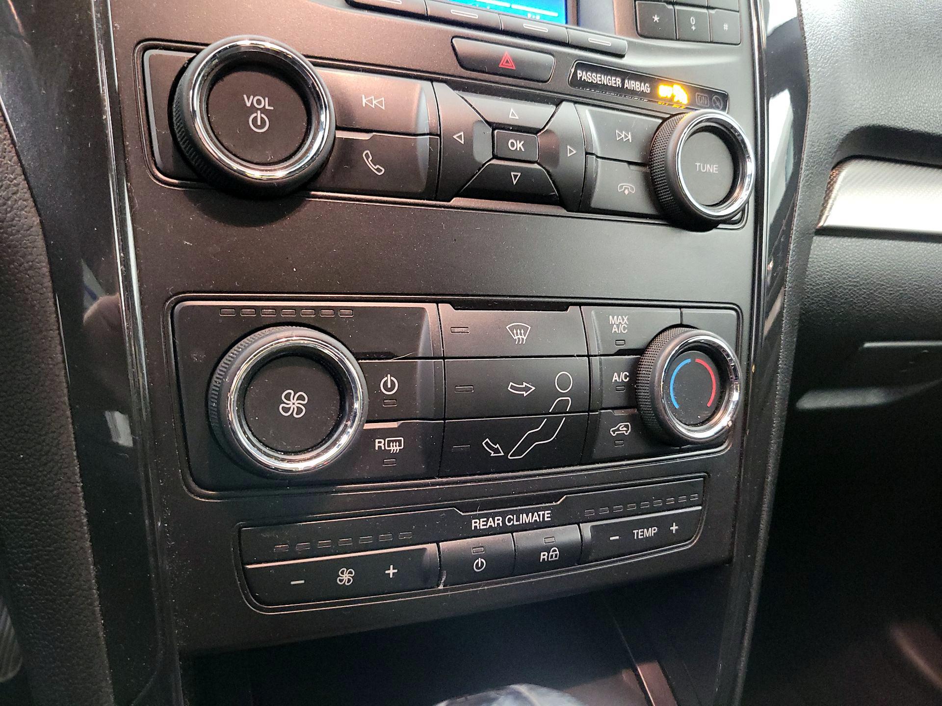 Thumbnail: 2019 Ford Explorer - 16