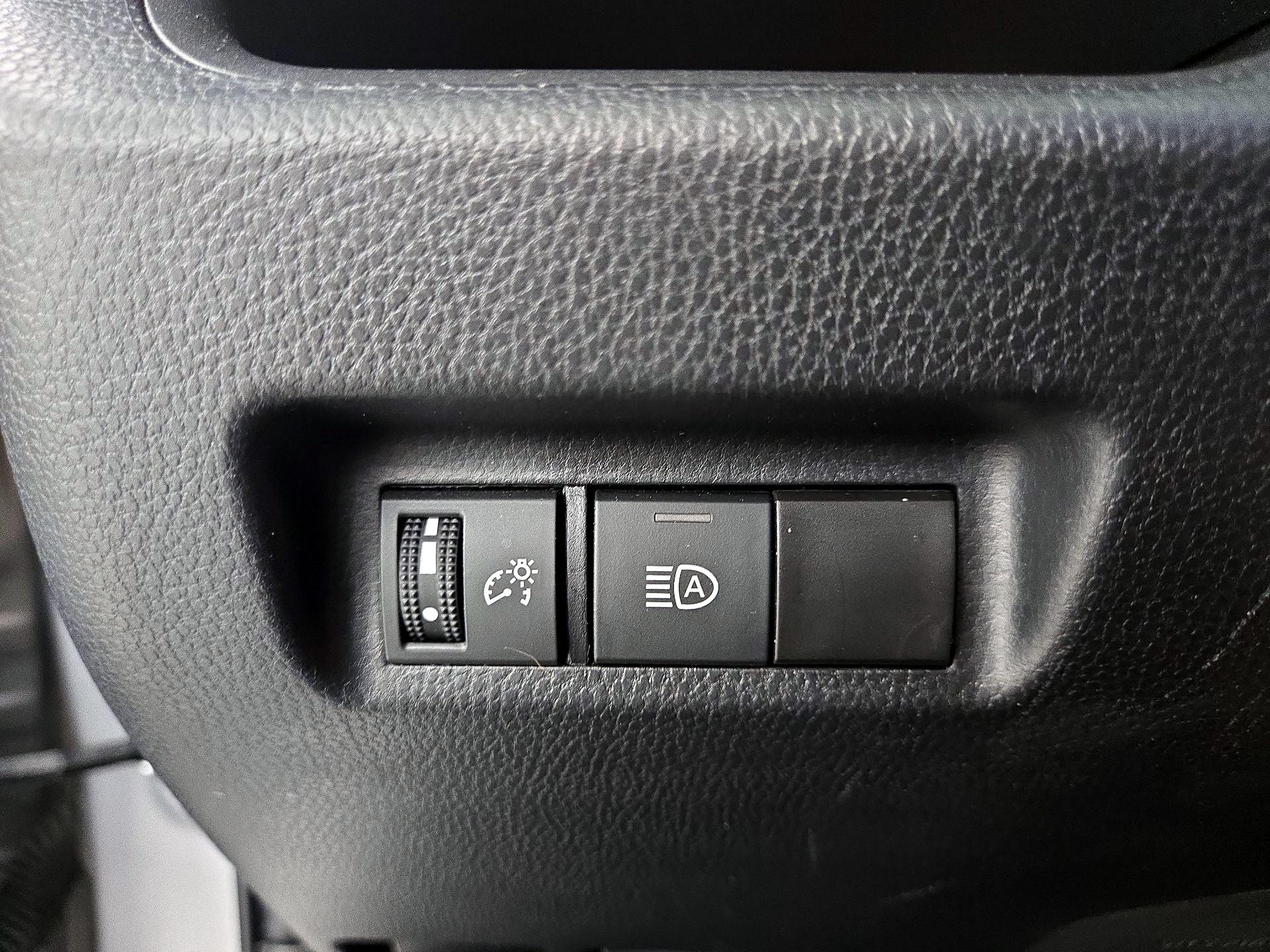 Thumbnail: 2022 Toyota RAV4 - 13