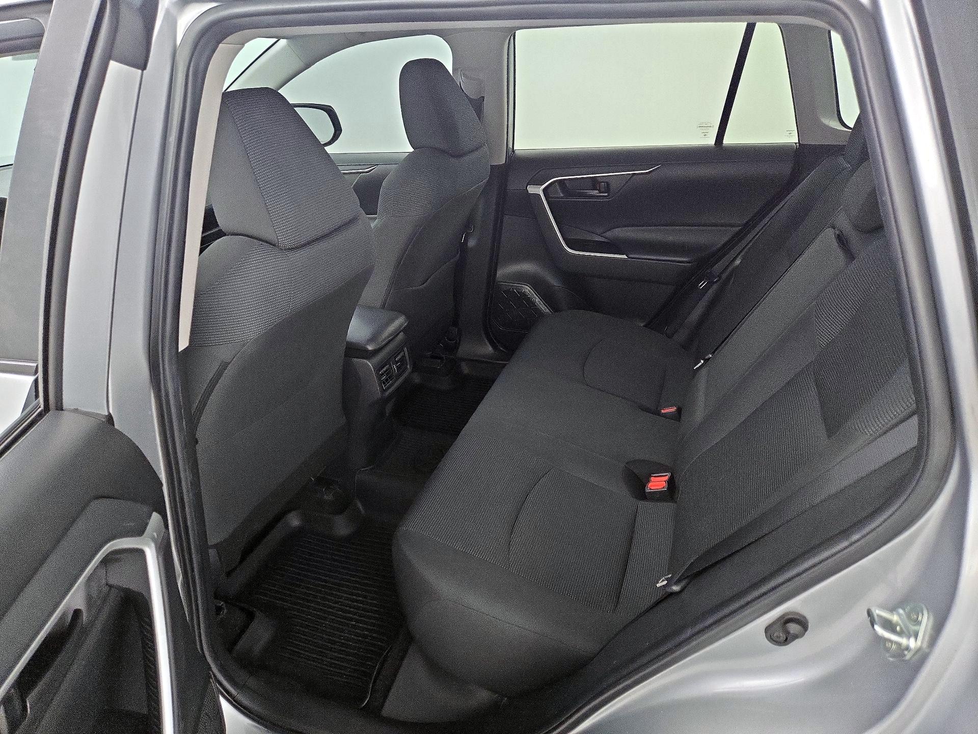 Thumbnail: 2022 Toyota RAV4 - 19