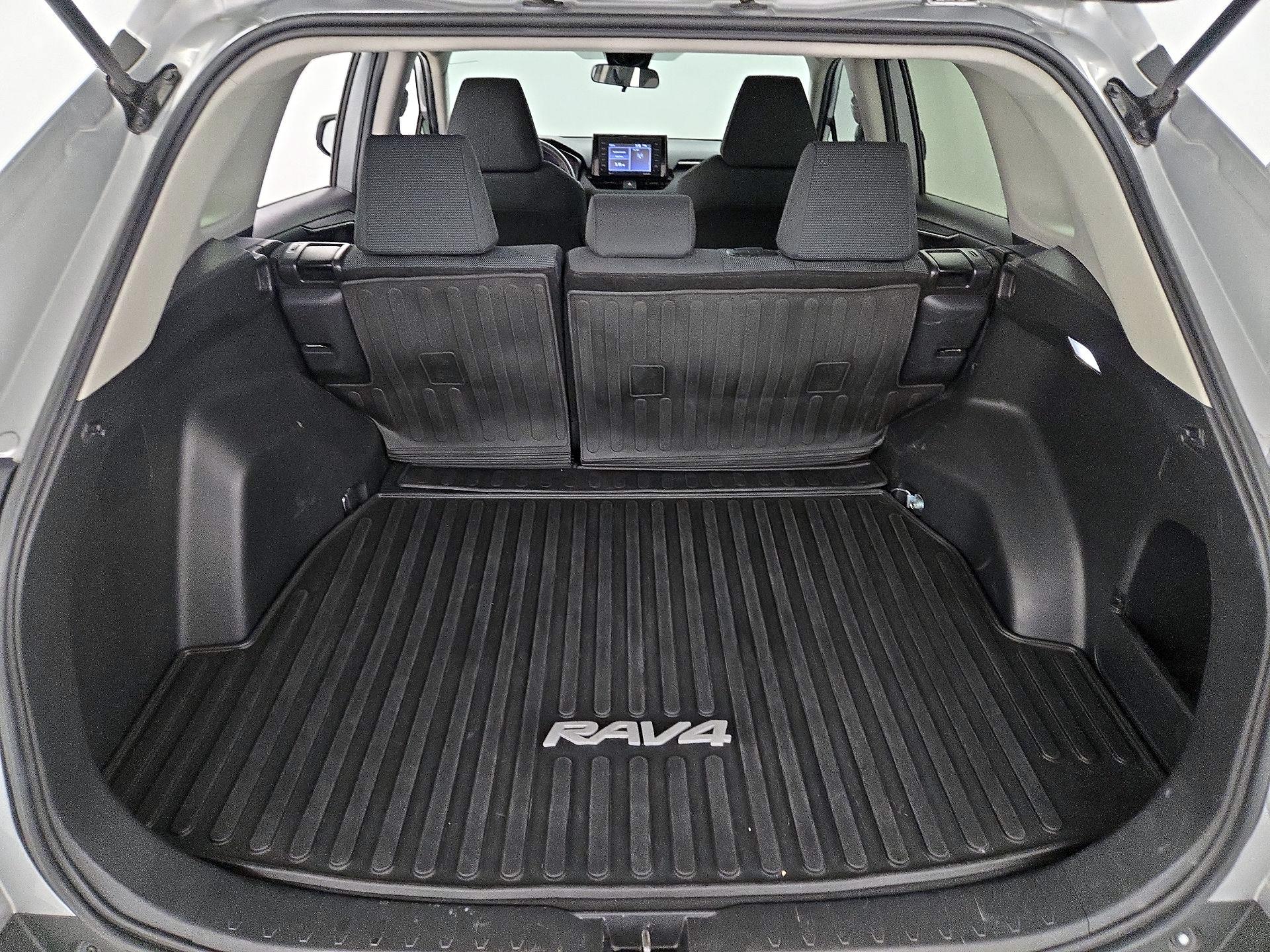 Thumbnail: 2022 Toyota RAV4 - 20