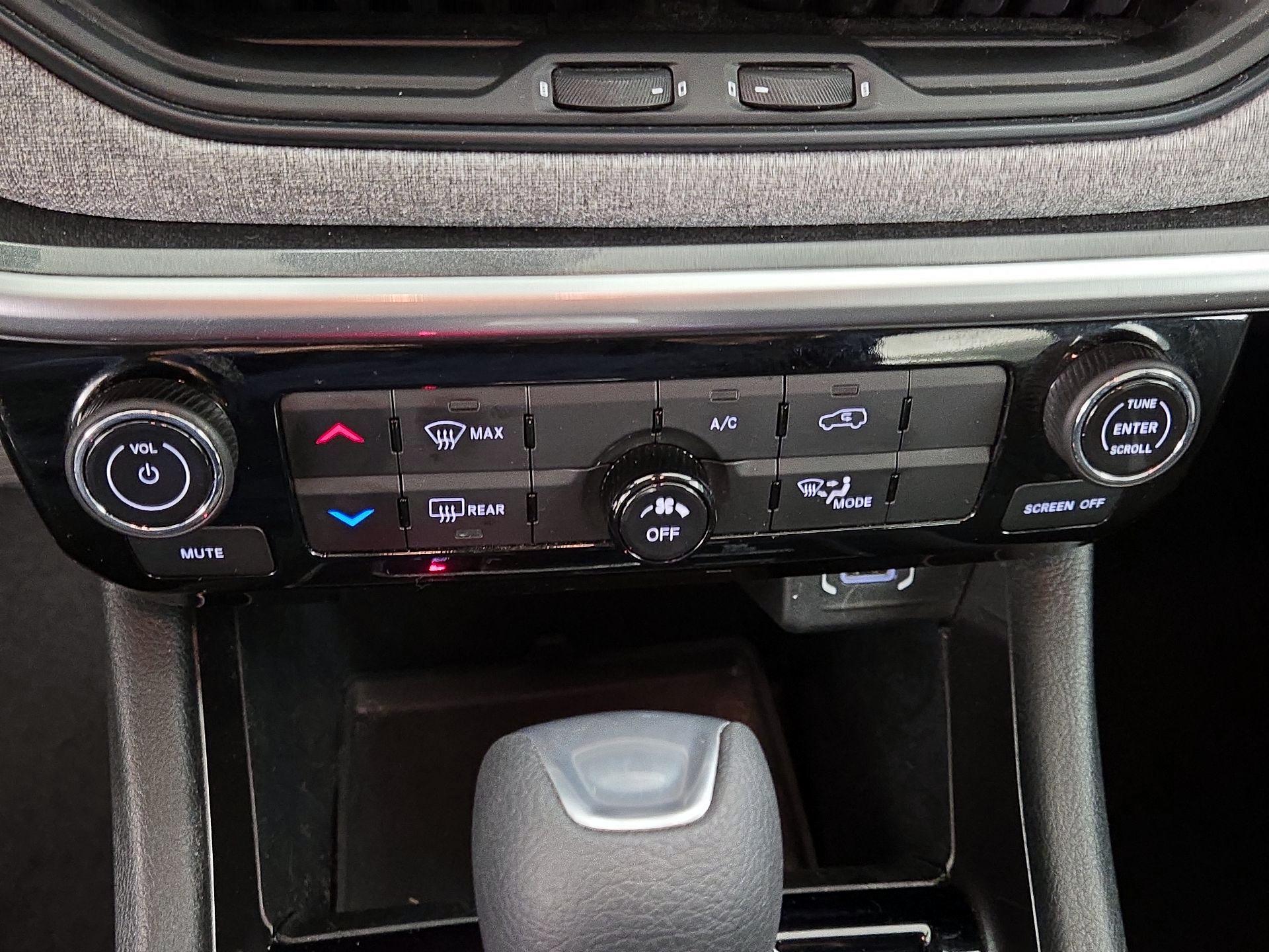 Thumbnail: 2024 Jeep Compass - 16