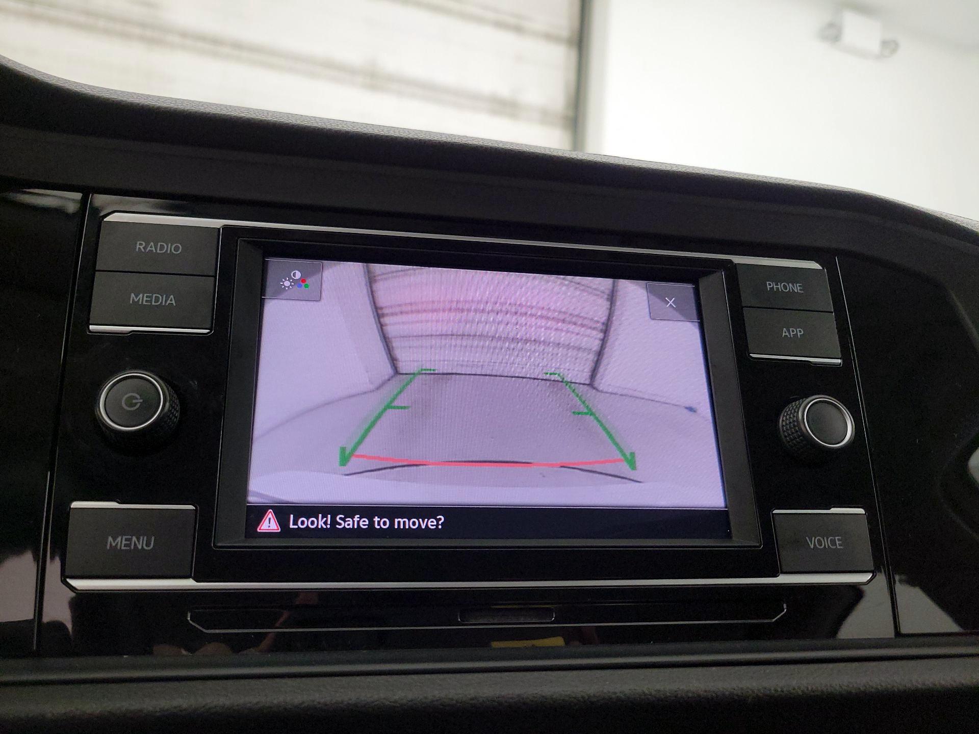 Thumbnail: 2021 Volkswagen Jetta - 14