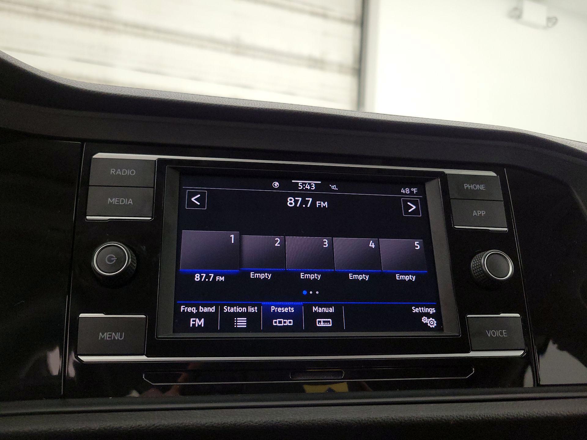 Thumbnail: 2021 Volkswagen Jetta - 15