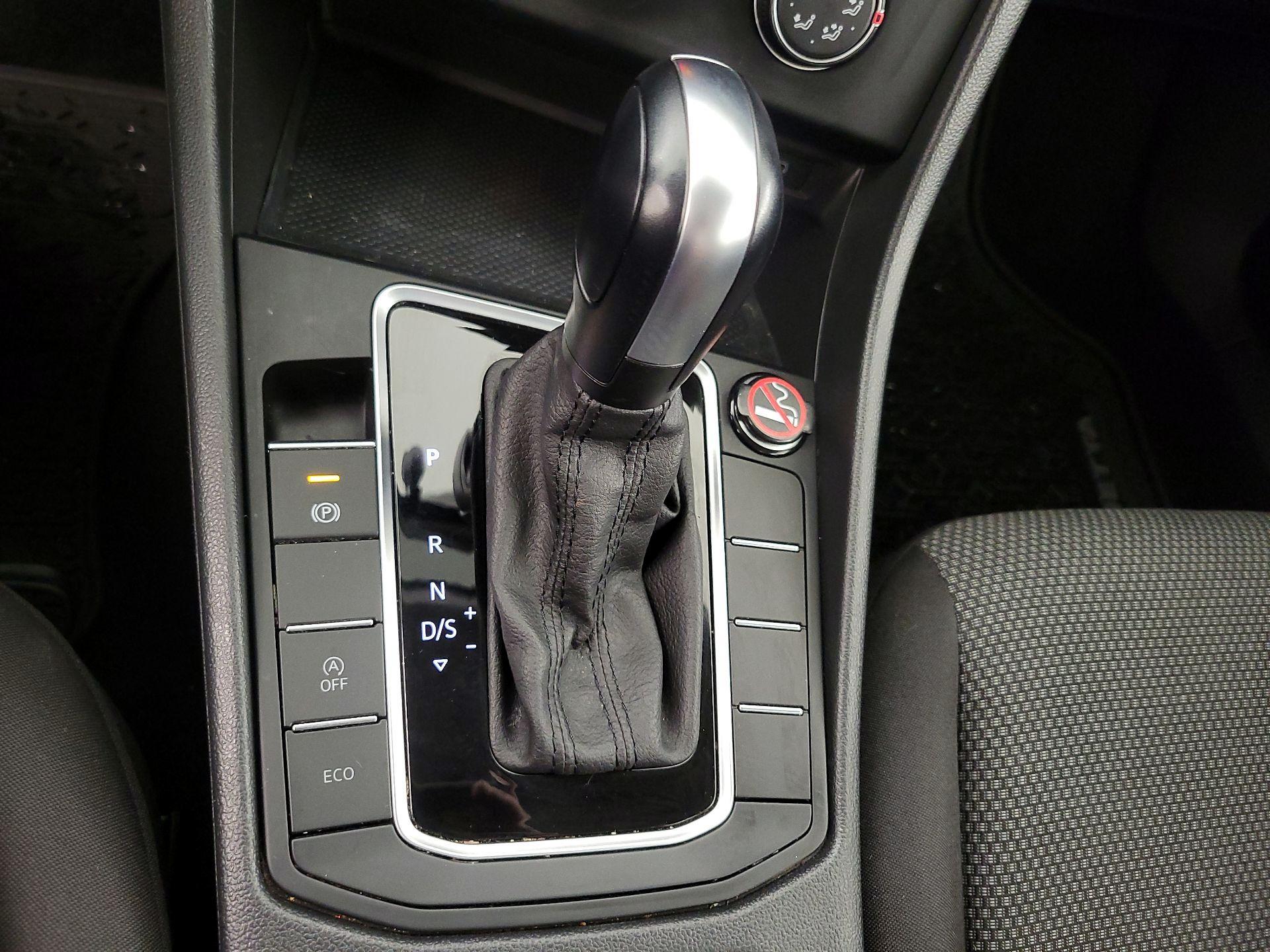 Thumbnail: 2021 Volkswagen Jetta - 17