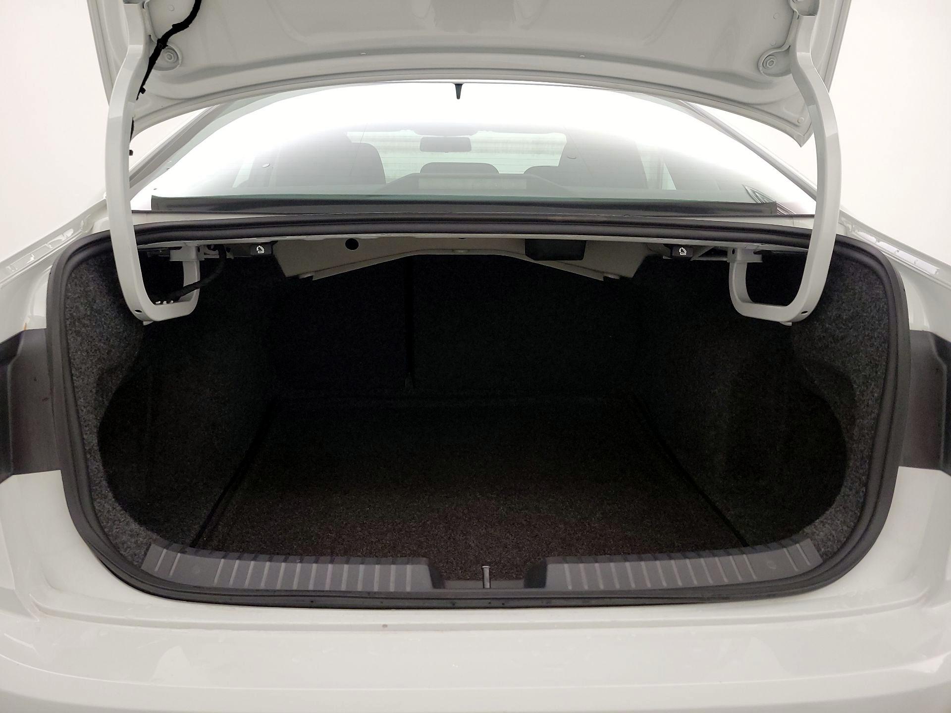 Thumbnail: 2021 Volkswagen Jetta - 20