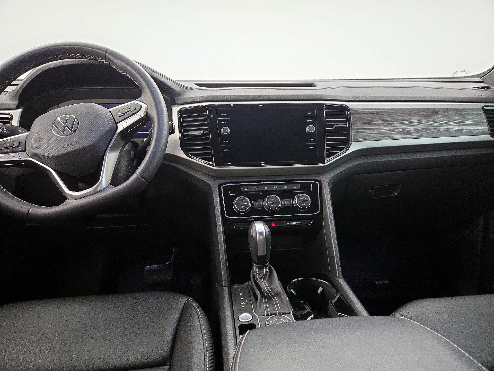 Thumbnail: 2023 Volkswagen Atlas - 9