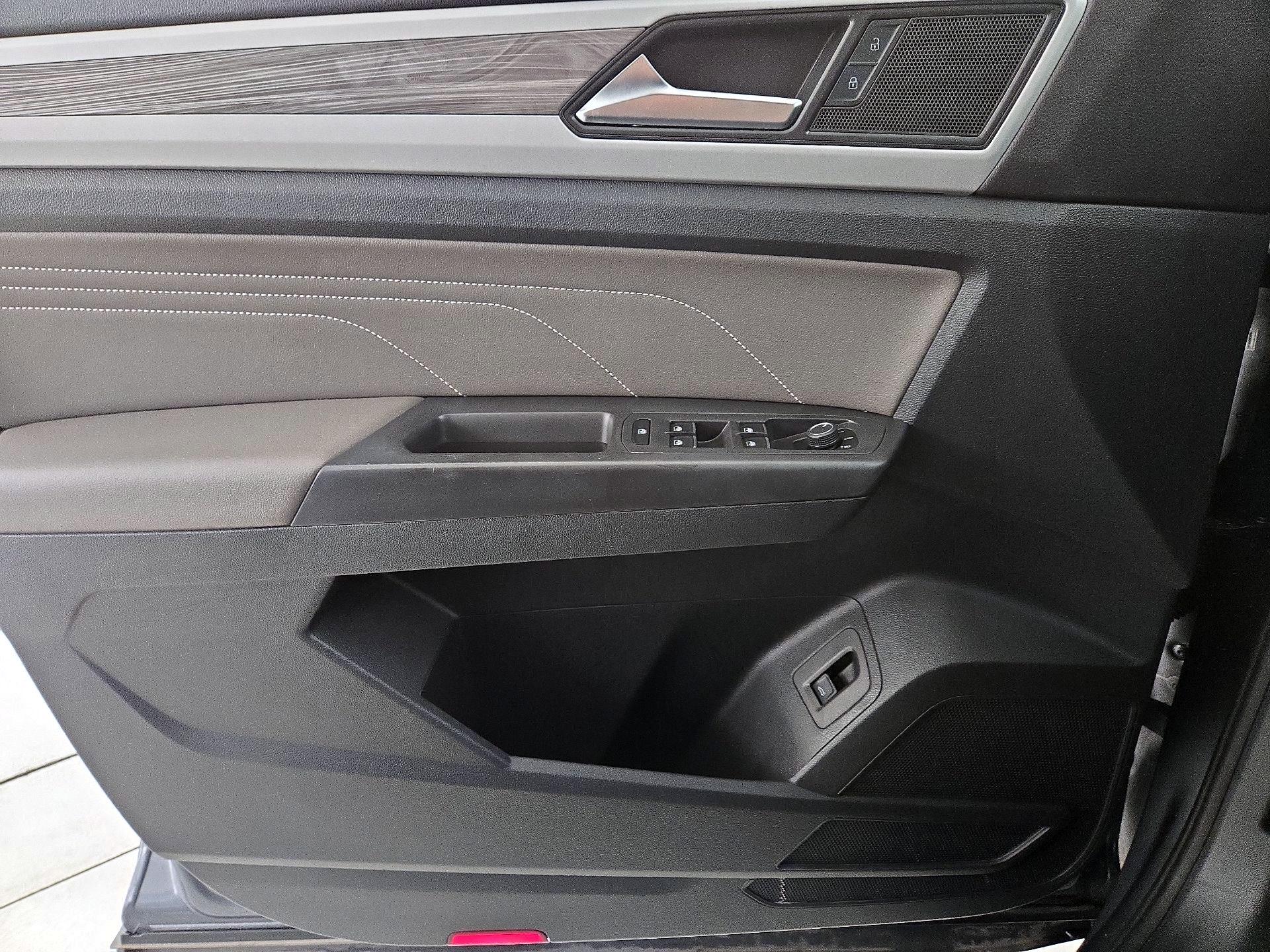 Thumbnail: 2023 Volkswagen Atlas - 12